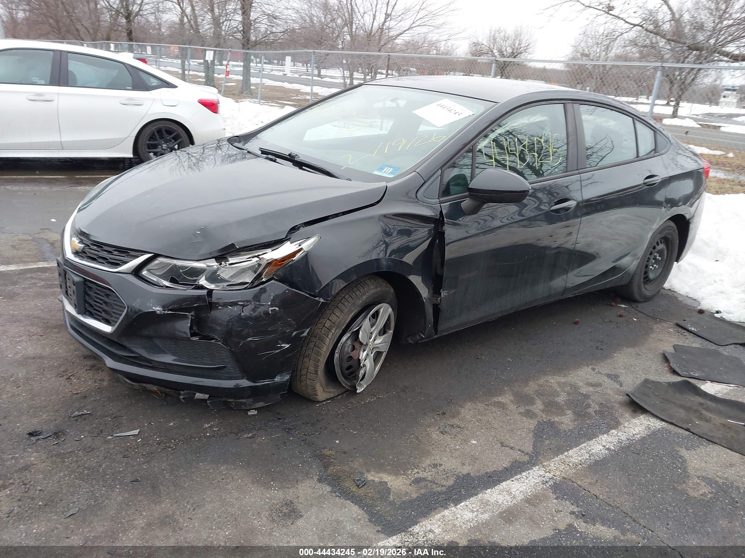 CHEVROLET CRUZE image 2