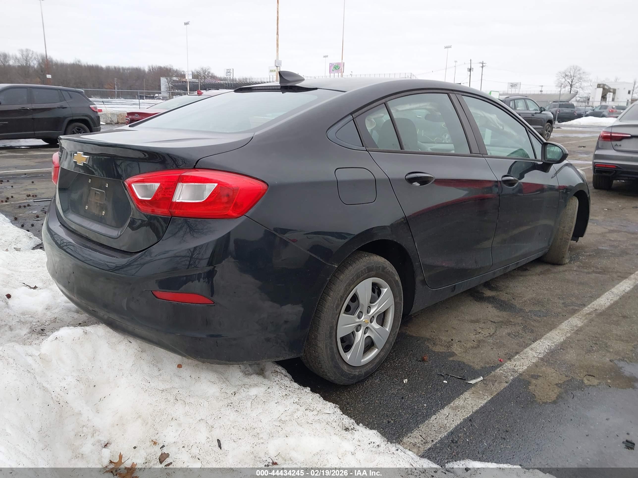 CHEVROLET CRUZE image 4