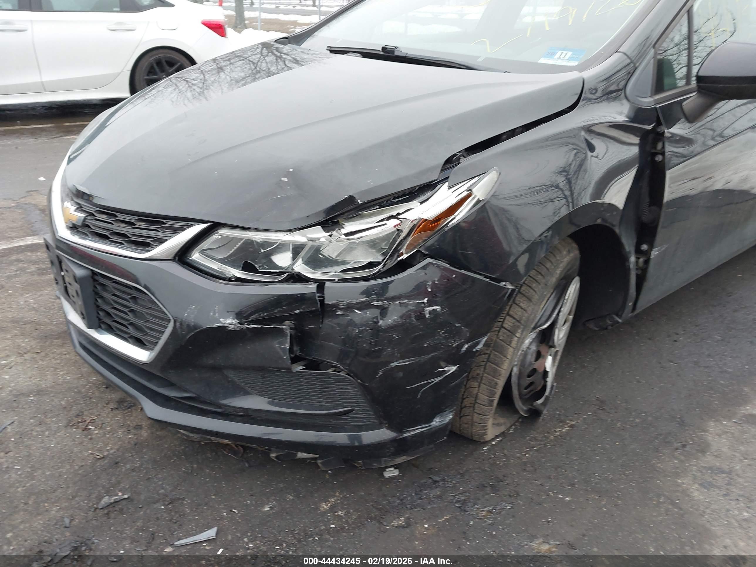 CHEVROLET CRUZE image 6