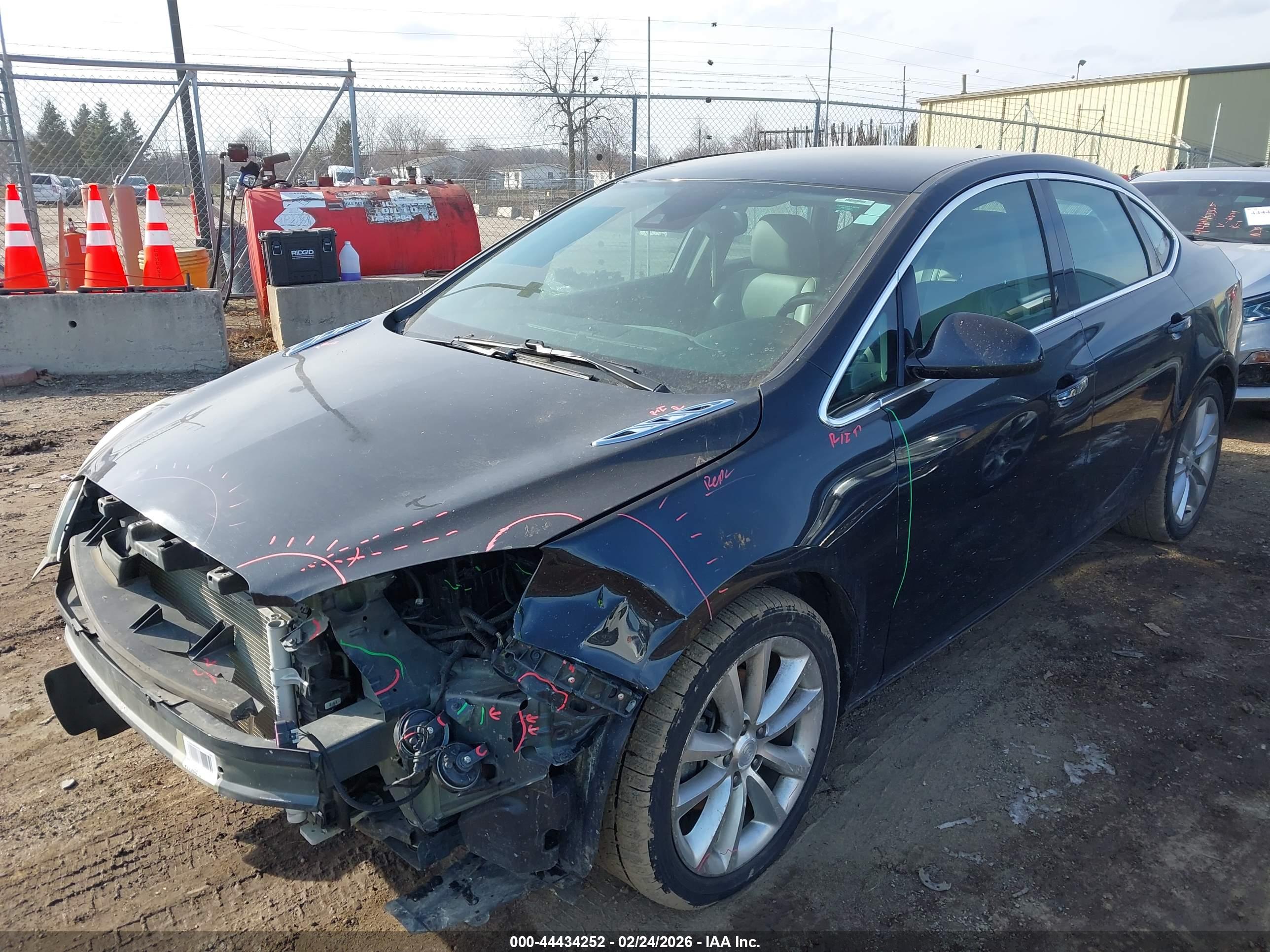 BUICK VERANO image 2