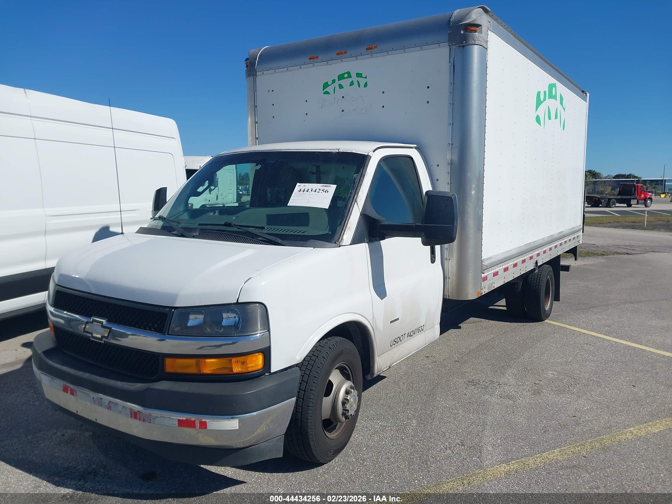 CHEVROLET EXPRESS image 2
