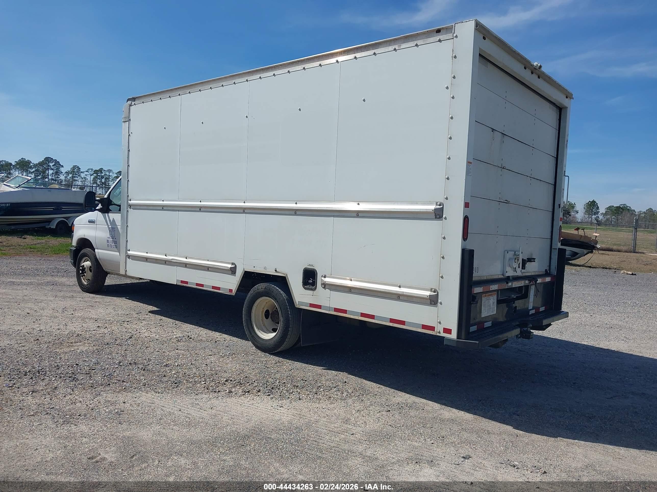 FORD E-350 image 3
