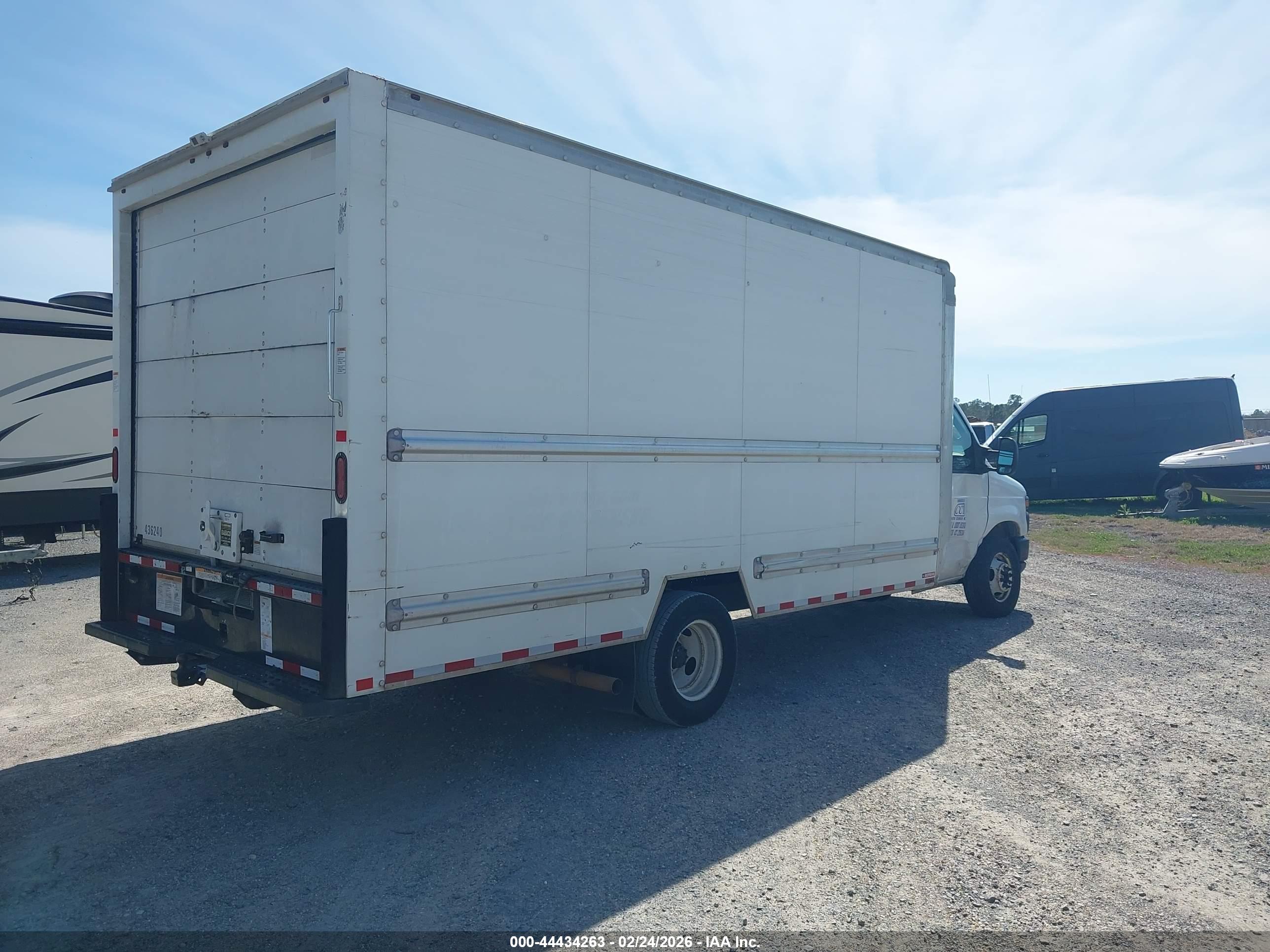 FORD E-350 image 4