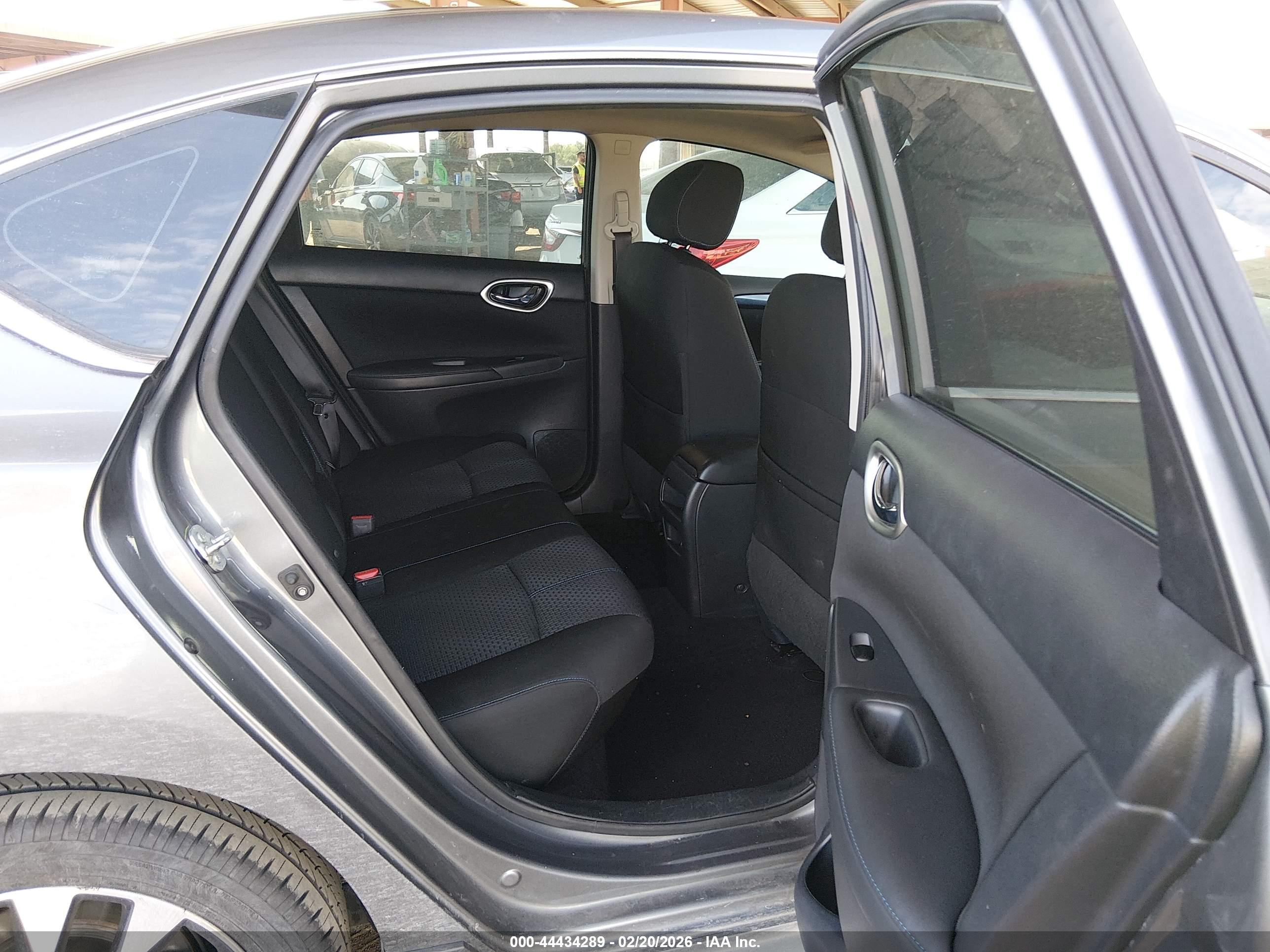 NISSAN SENTRA image 8