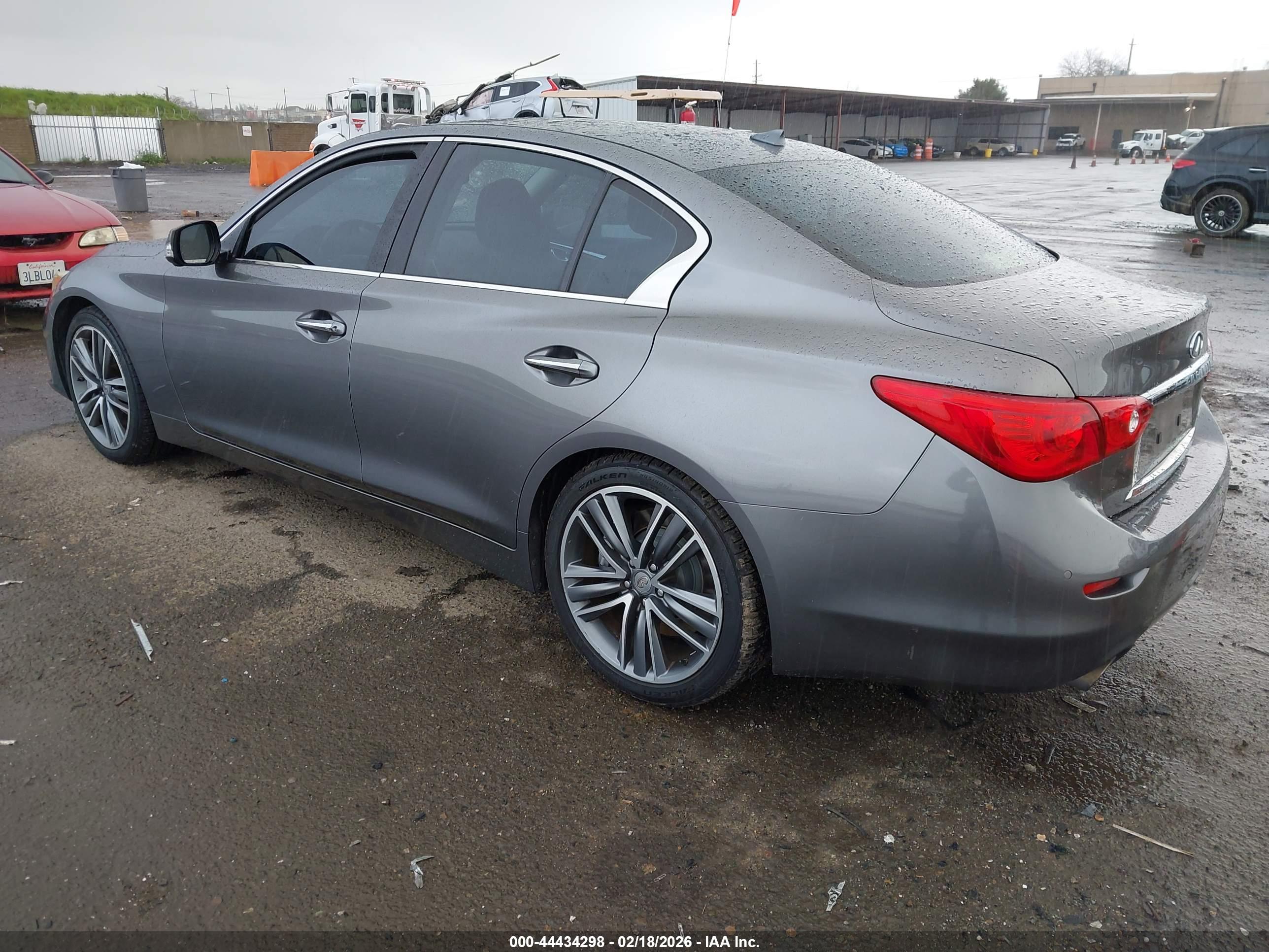 INFINITI Q50 image 3