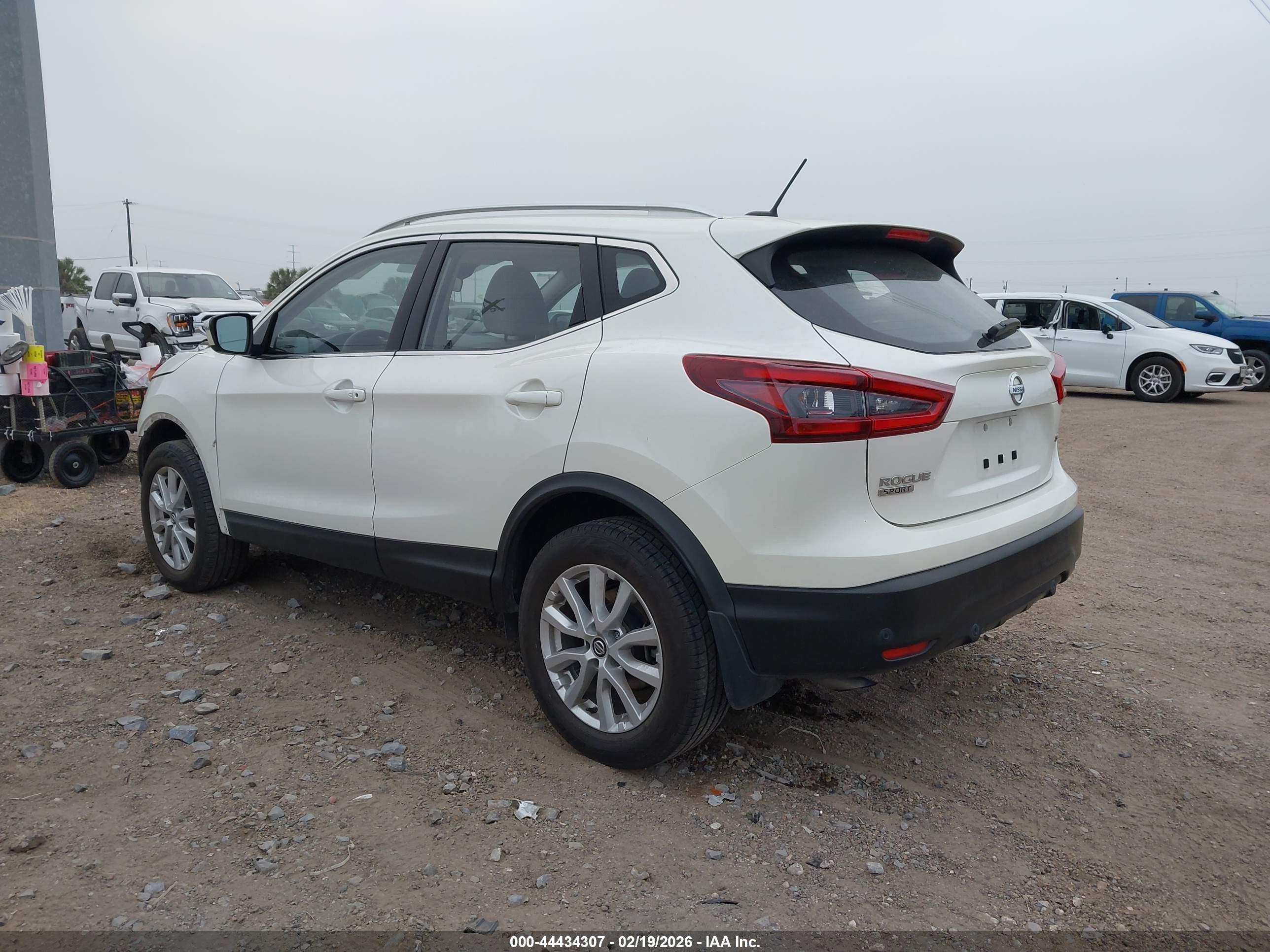 NISSAN ROGUE image 3