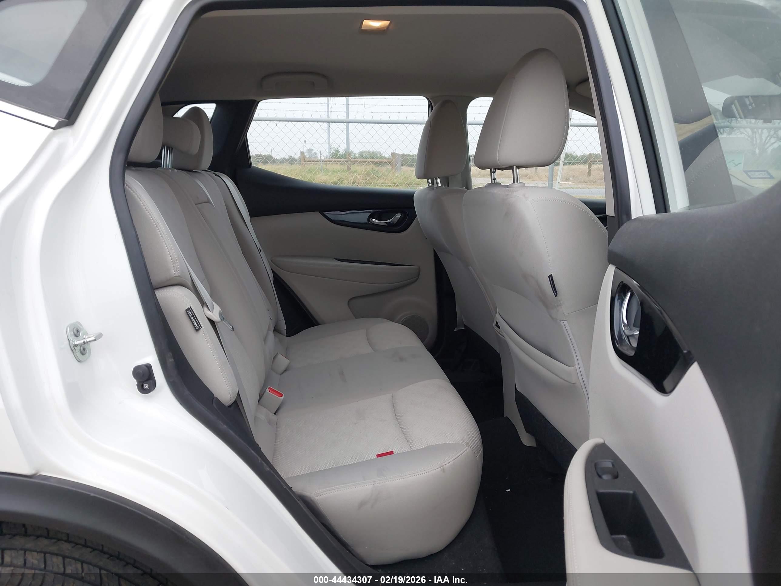 NISSAN ROGUE image 8