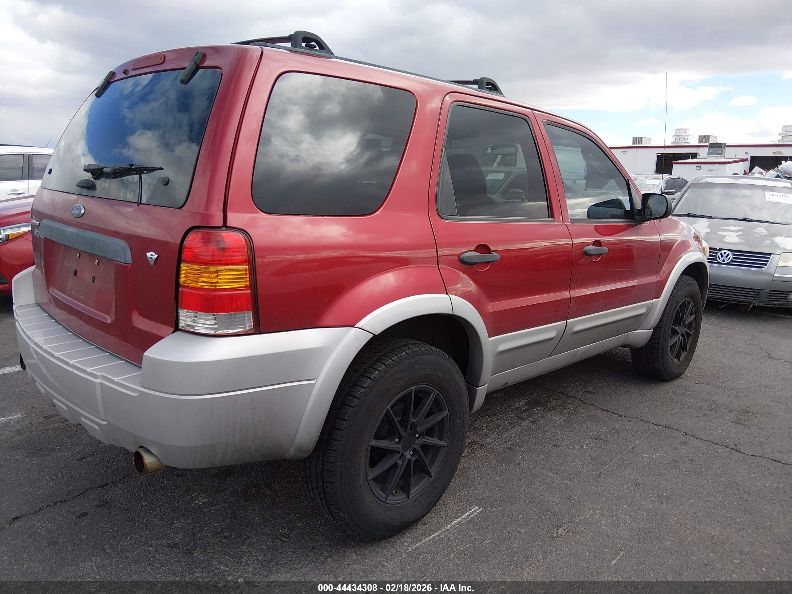 FORD ESCAPE image 4
