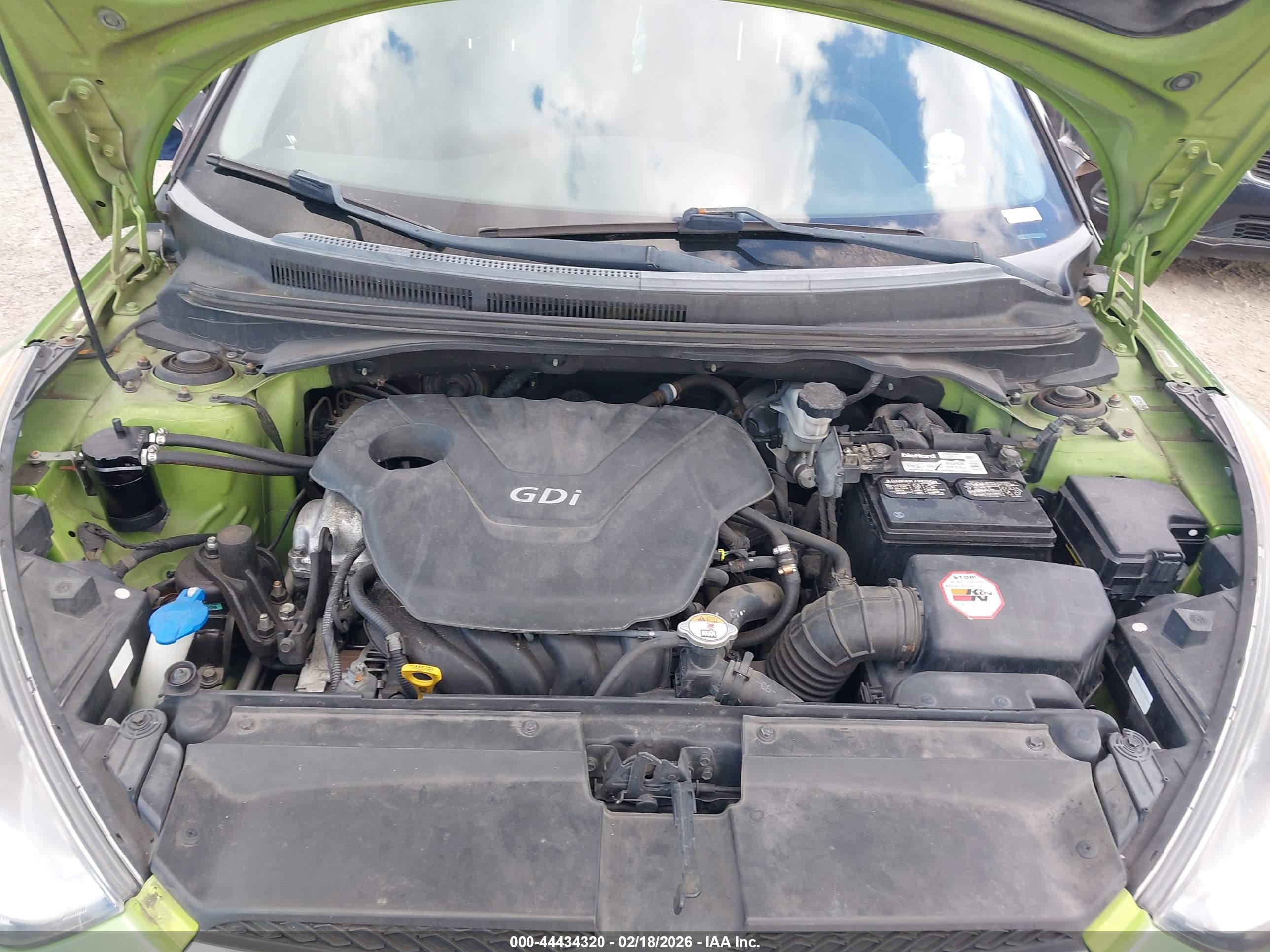 HYUNDAI VELOSTER image 10