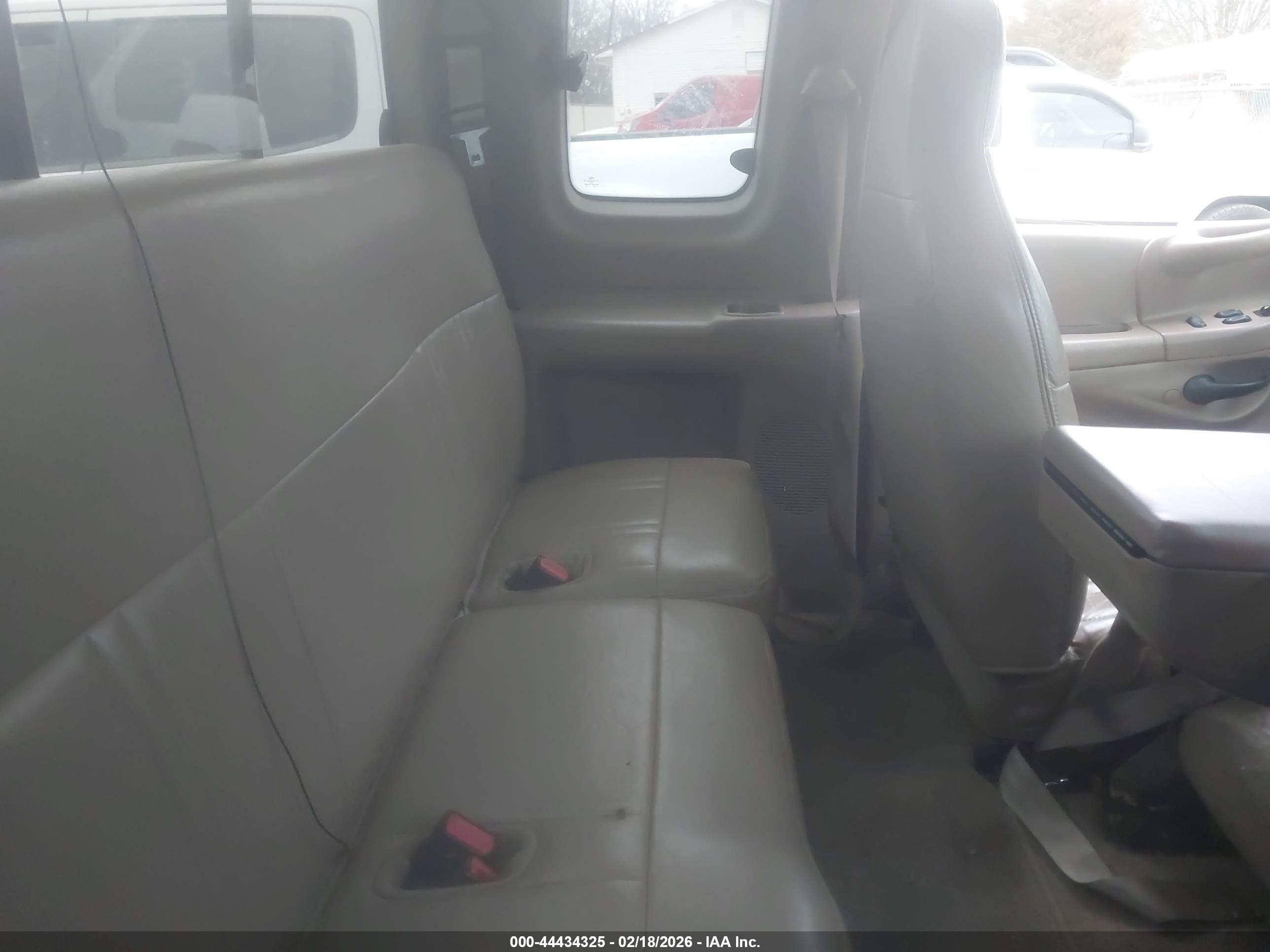 FORD F-150 image 8