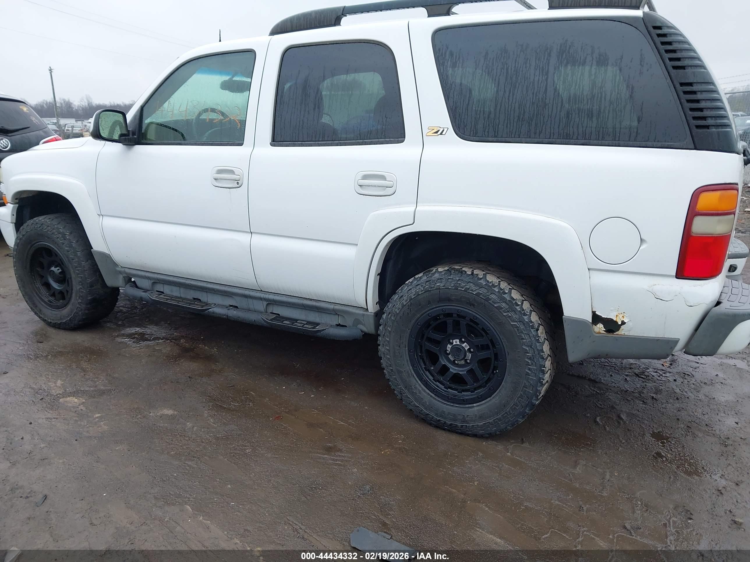CHEVROLET TAHOE image 6