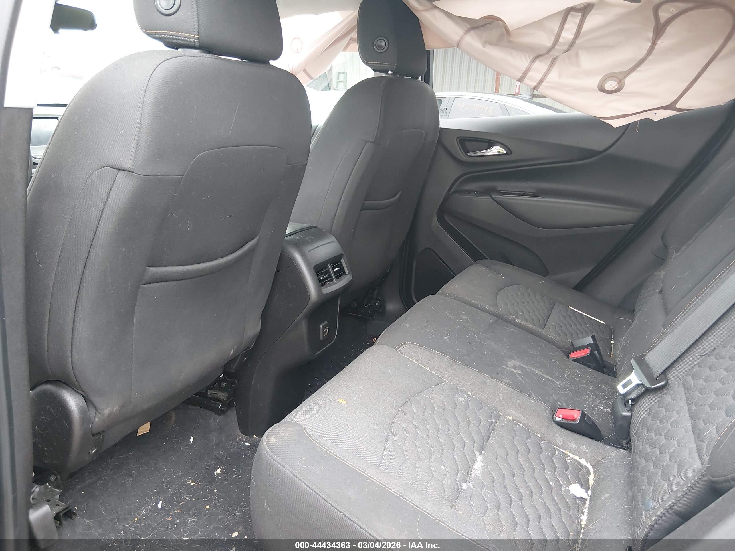 CHEVROLET EQUINOX image 8