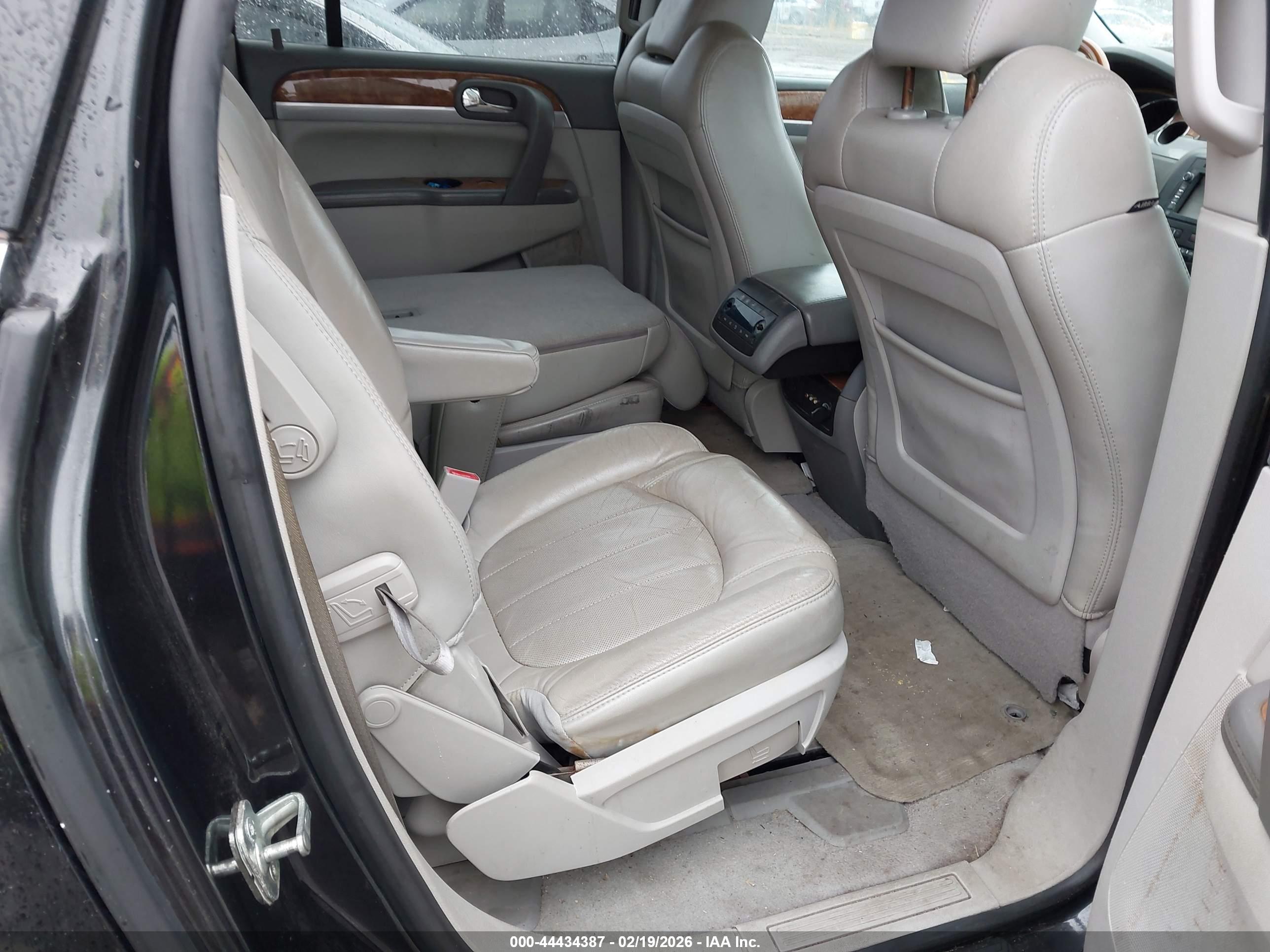 BUICK ENCLAVE image 8