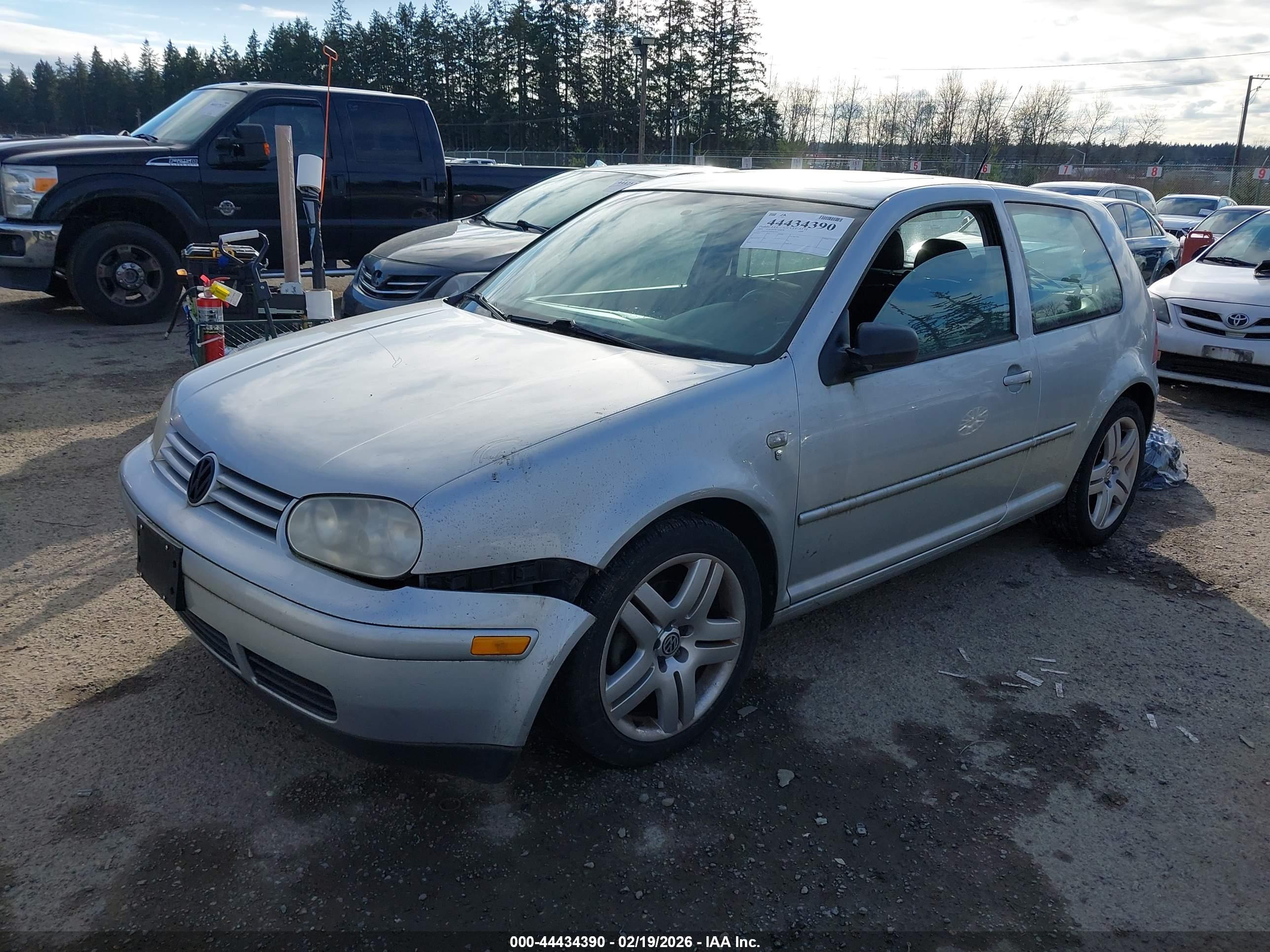 VOLKSWAGEN GTI image 2