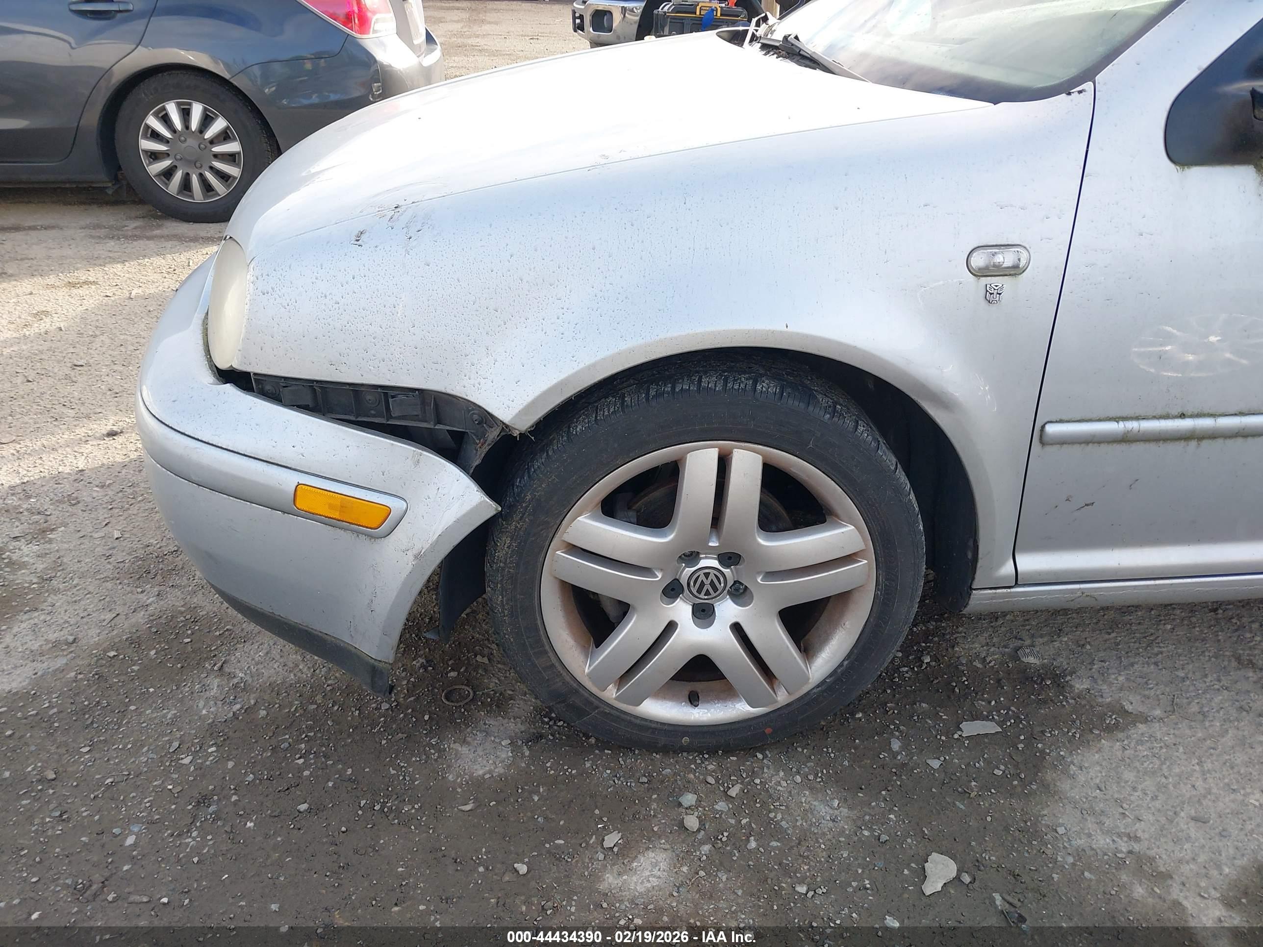 VOLKSWAGEN GTI image 6