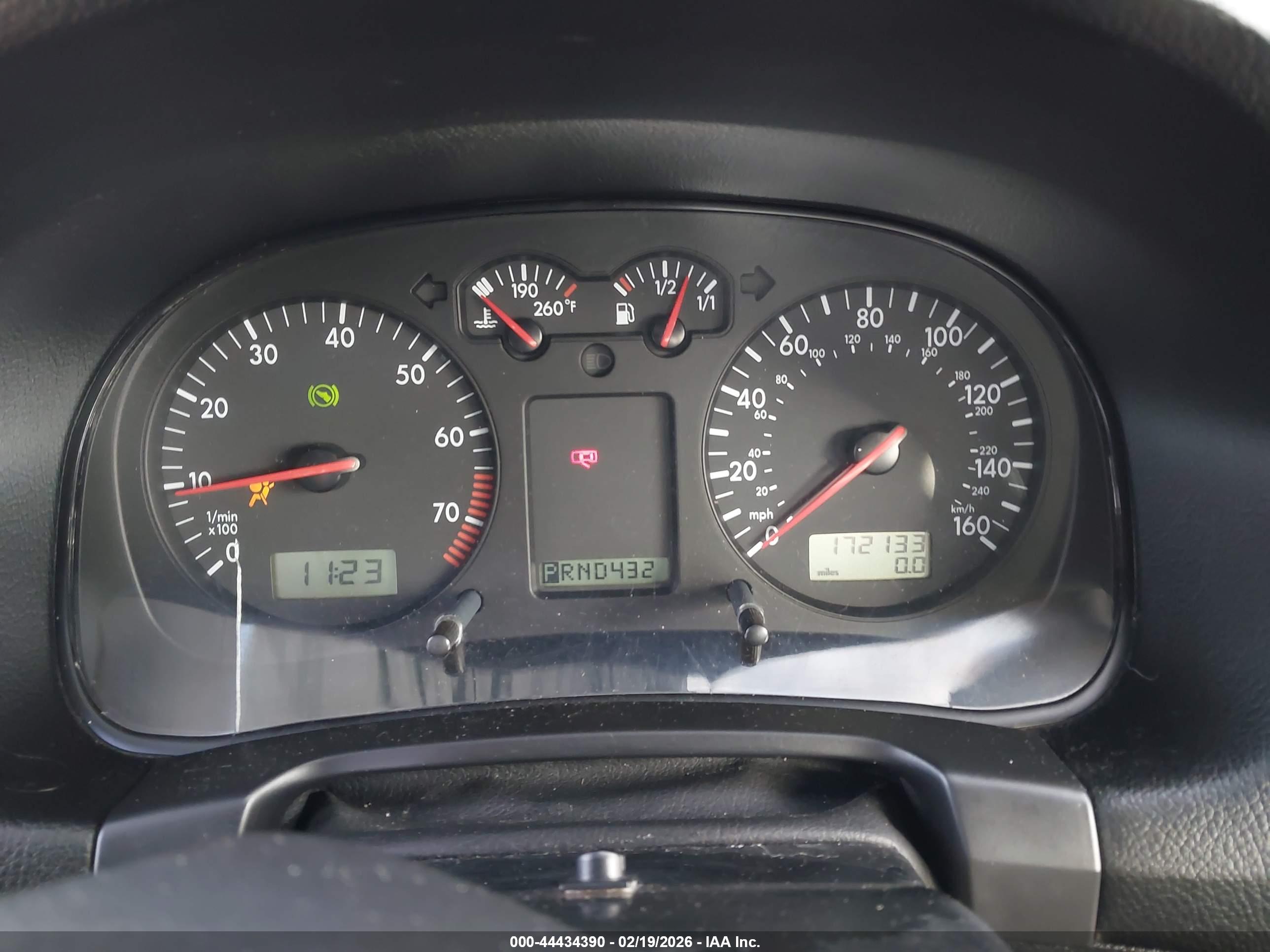 VOLKSWAGEN GTI image 7
