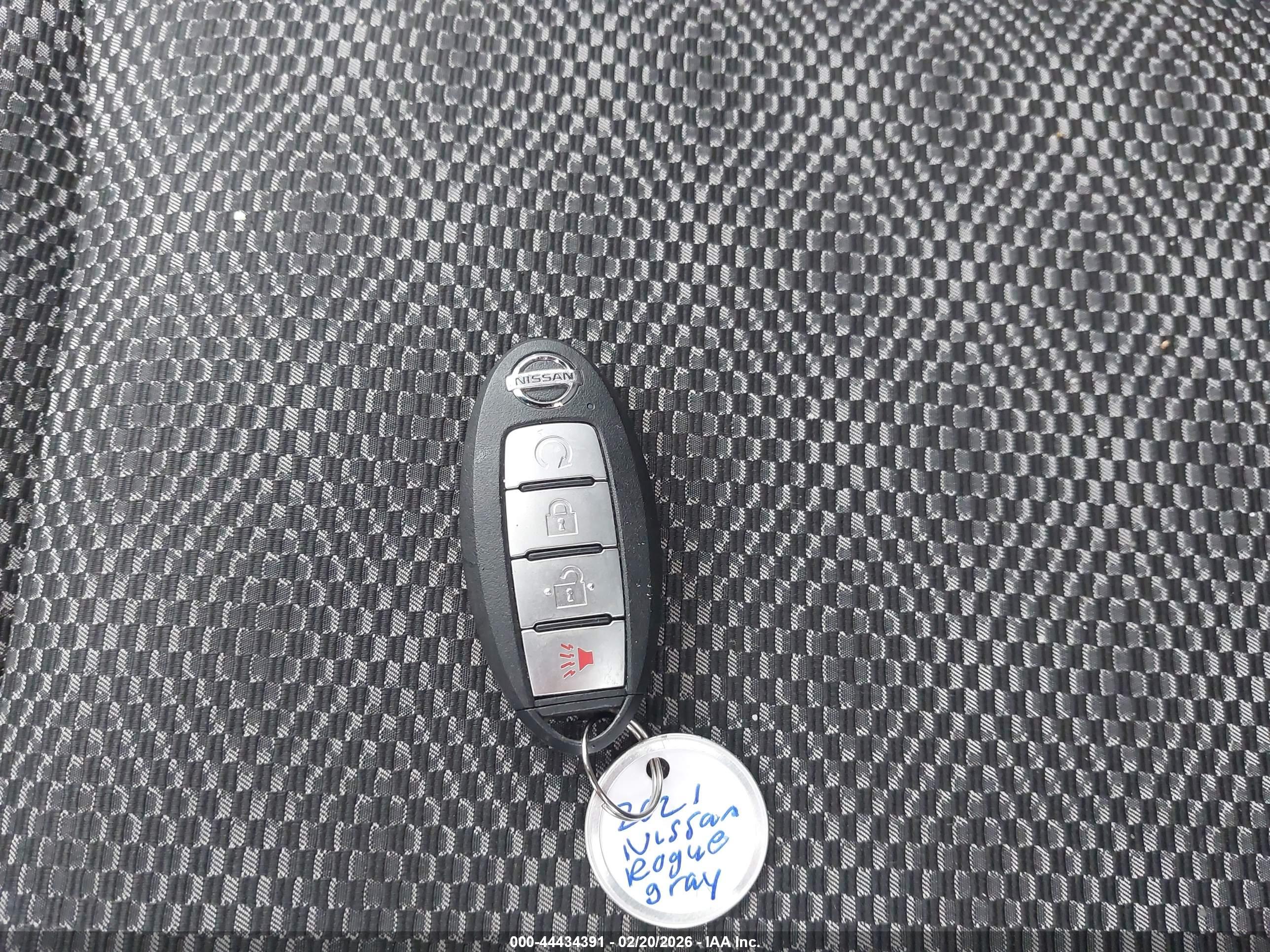 NISSAN ROGUE image 11