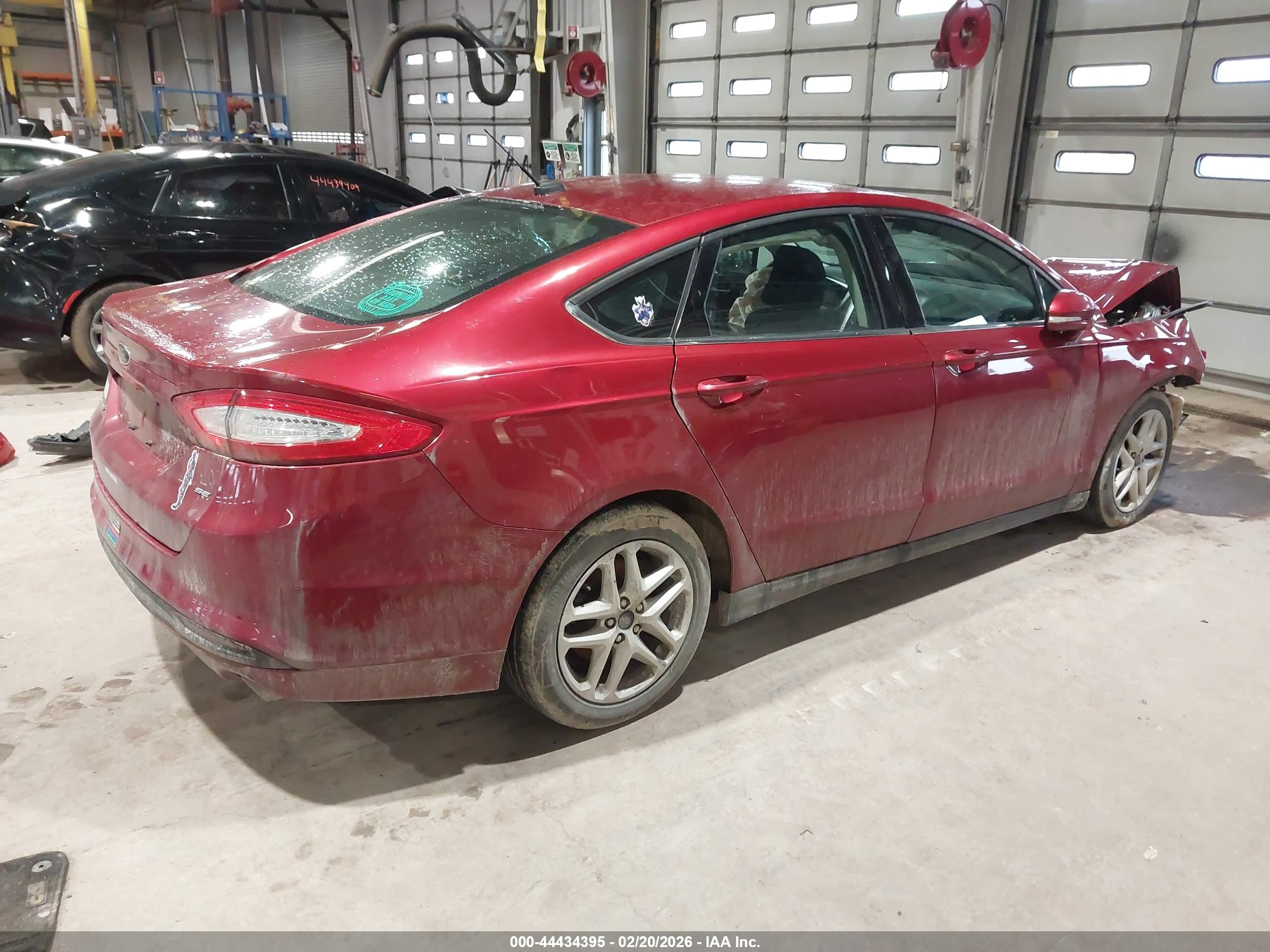 FORD FUSION image 4