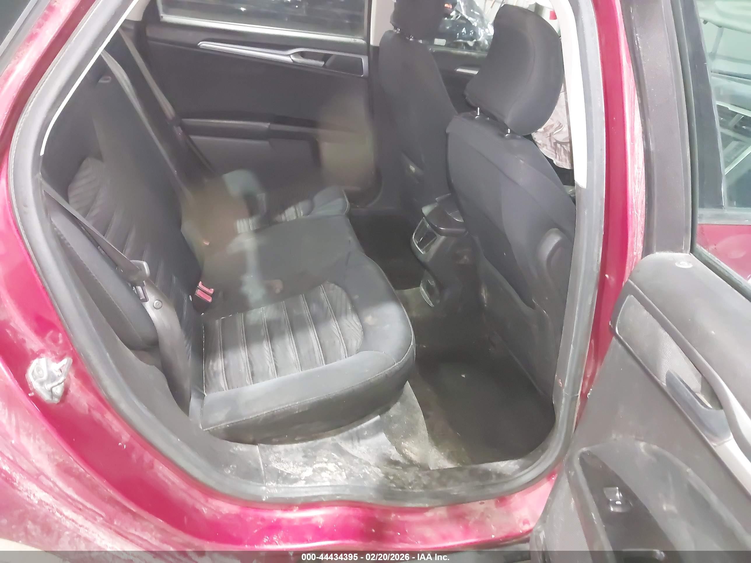 FORD FUSION image 8