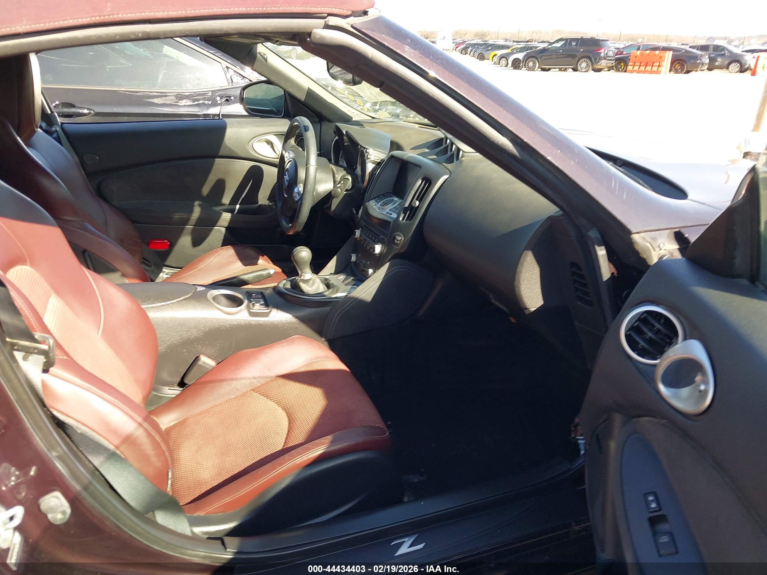 NISSAN 370Z image 5