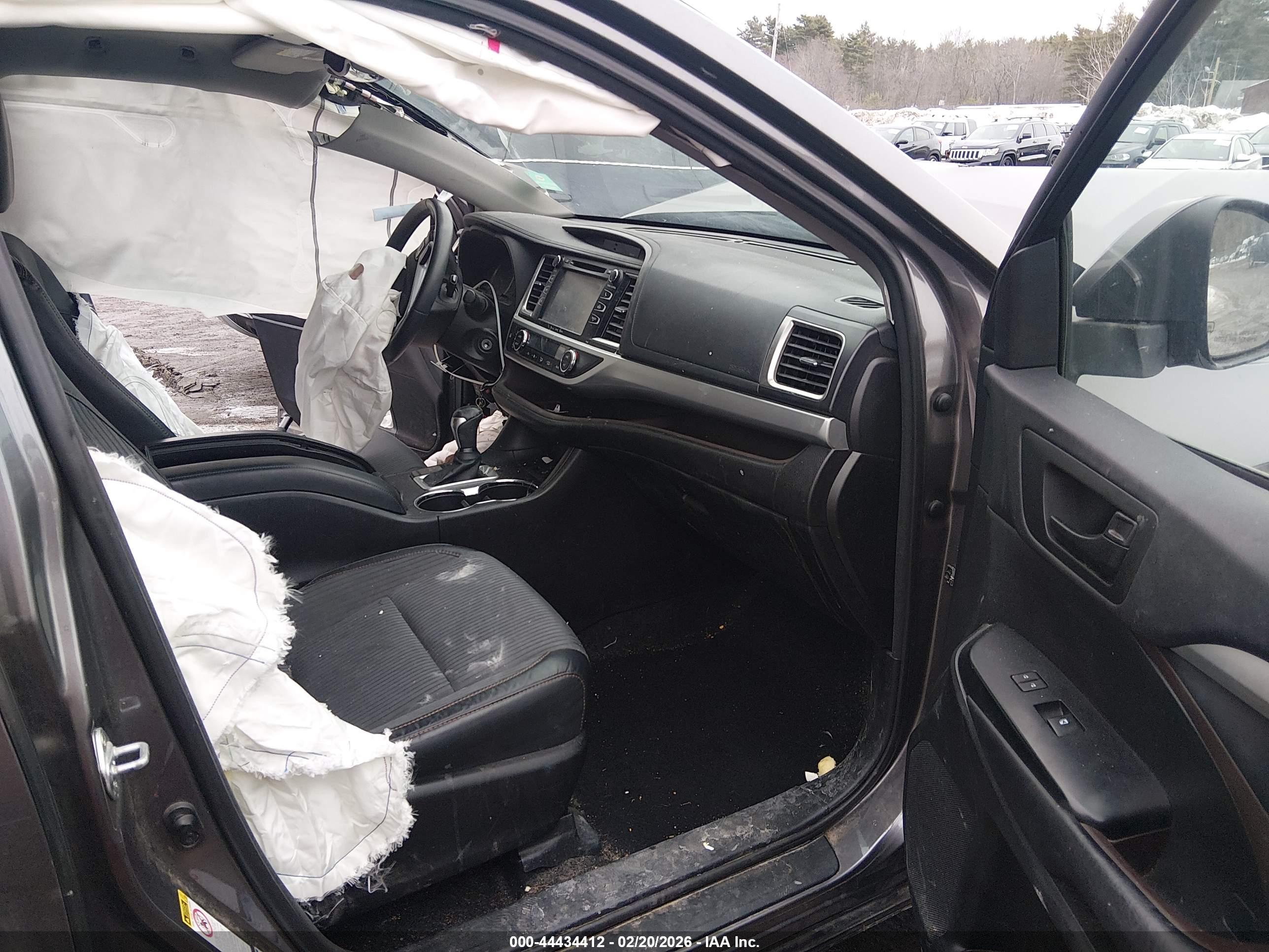 TOYOTA HIGHLANDER image 5