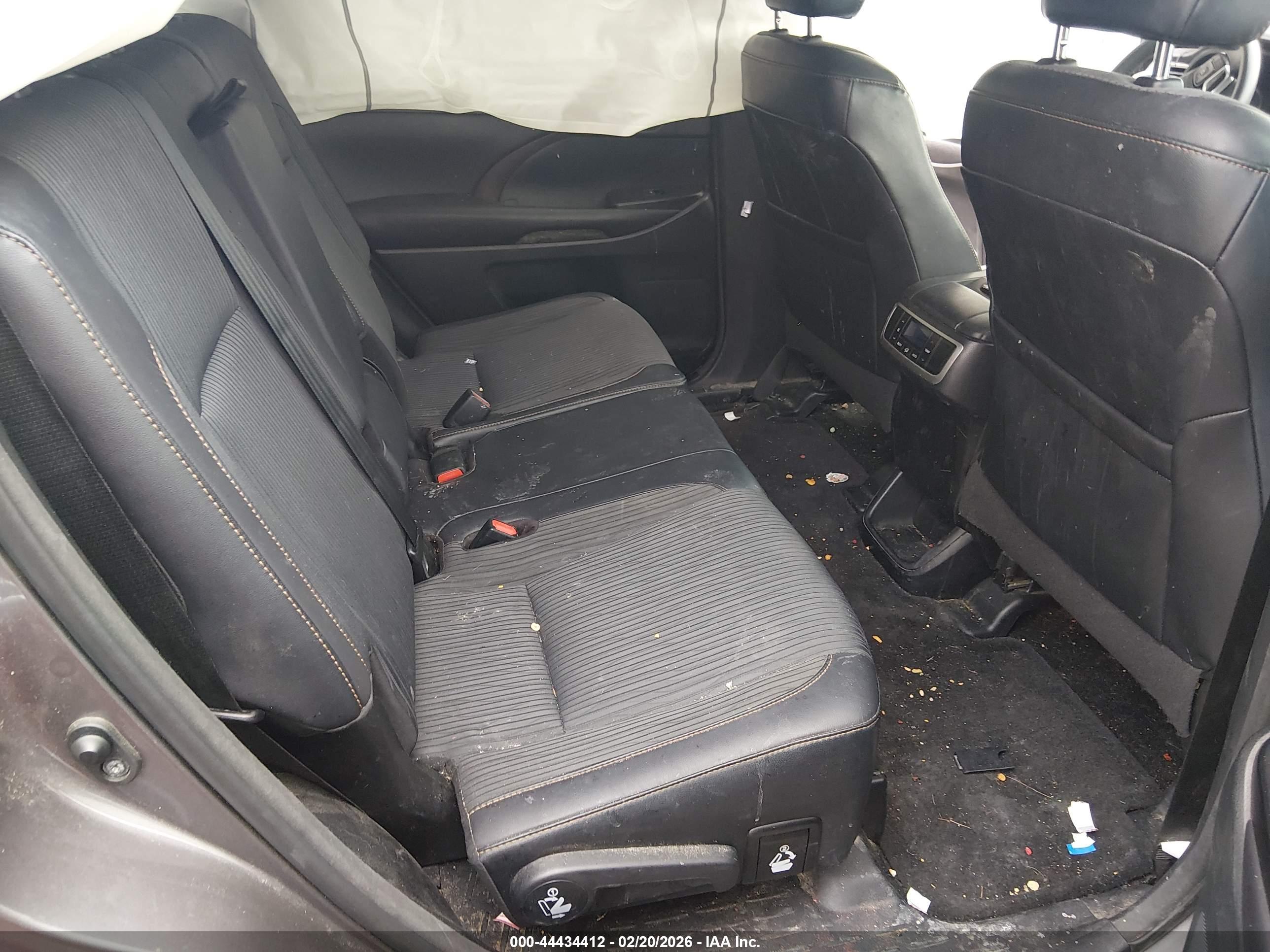 TOYOTA HIGHLANDER image 8