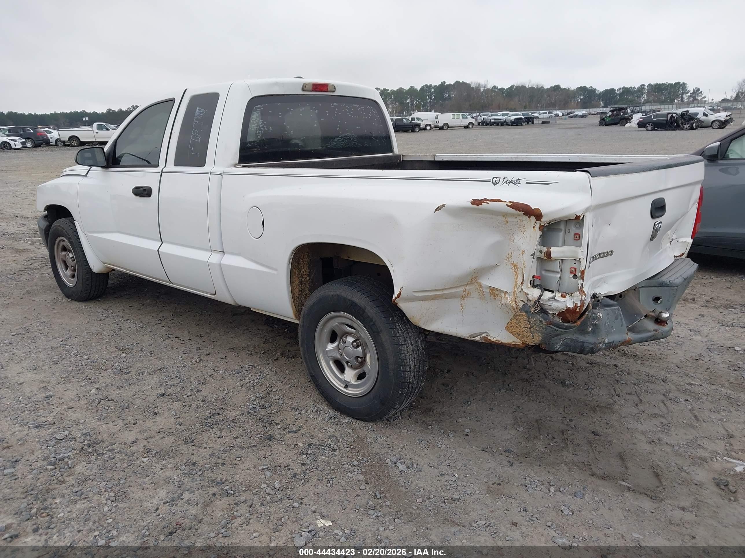 DODGE DAKOTA image 3