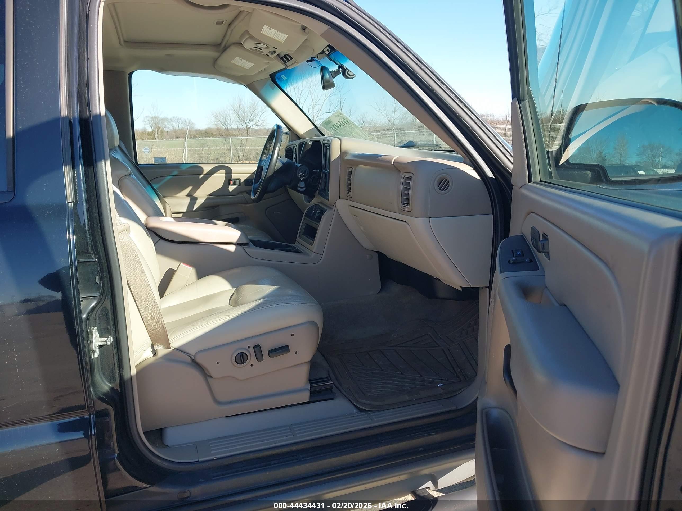 CHEVROLET TAHOE image 5