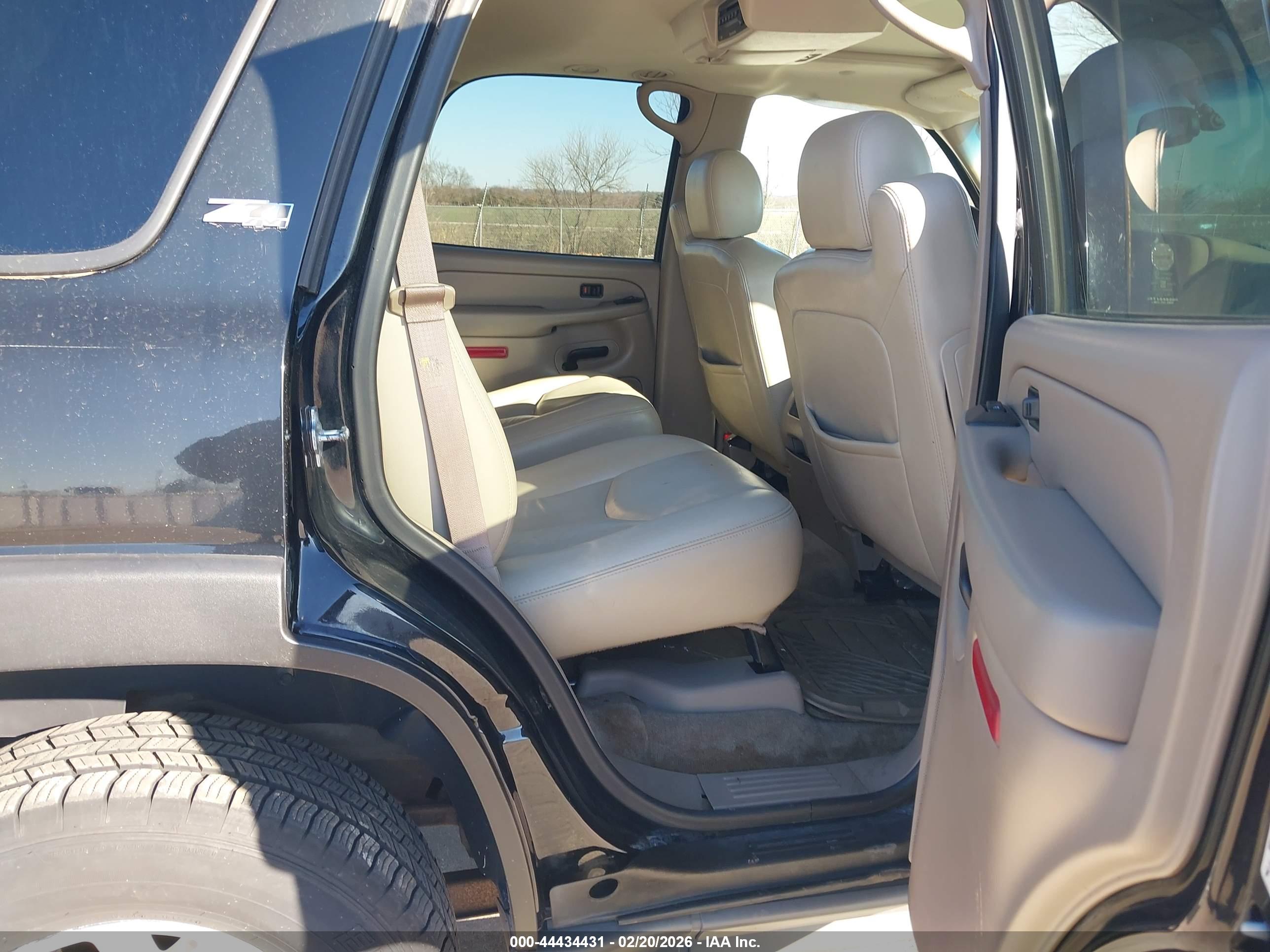 CHEVROLET TAHOE image 8