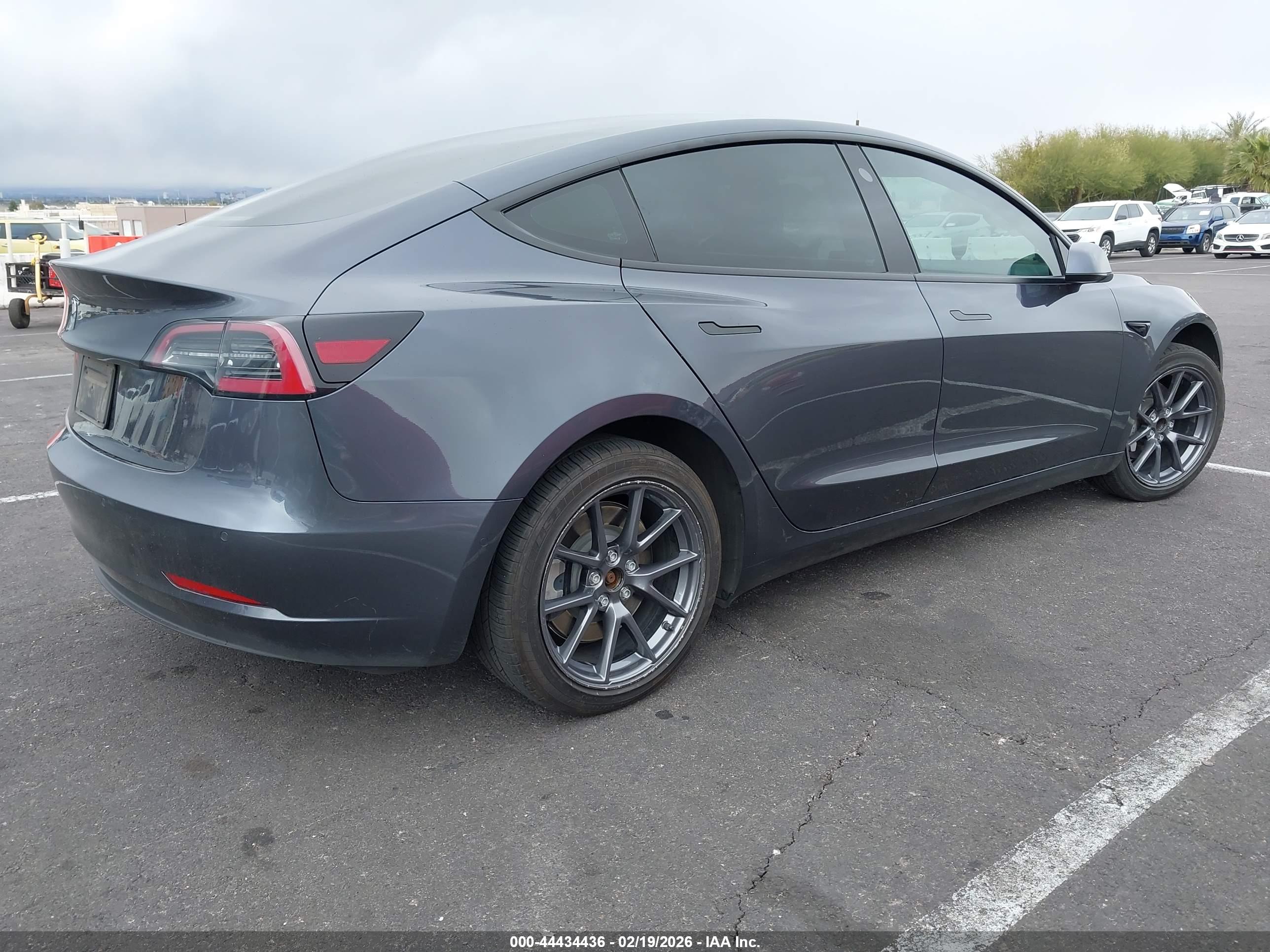 TESLA MODEL image 4