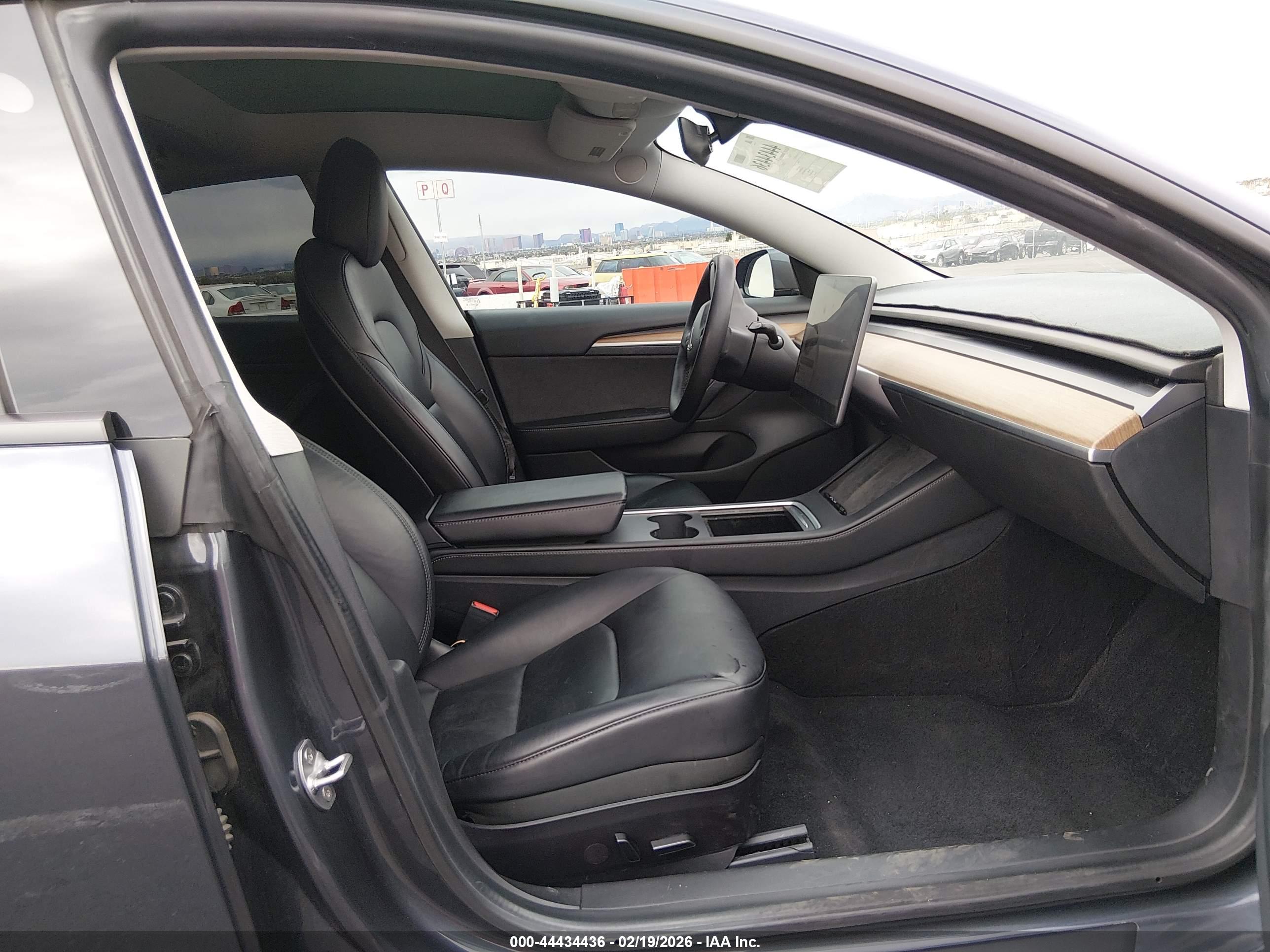 TESLA MODEL image 5
