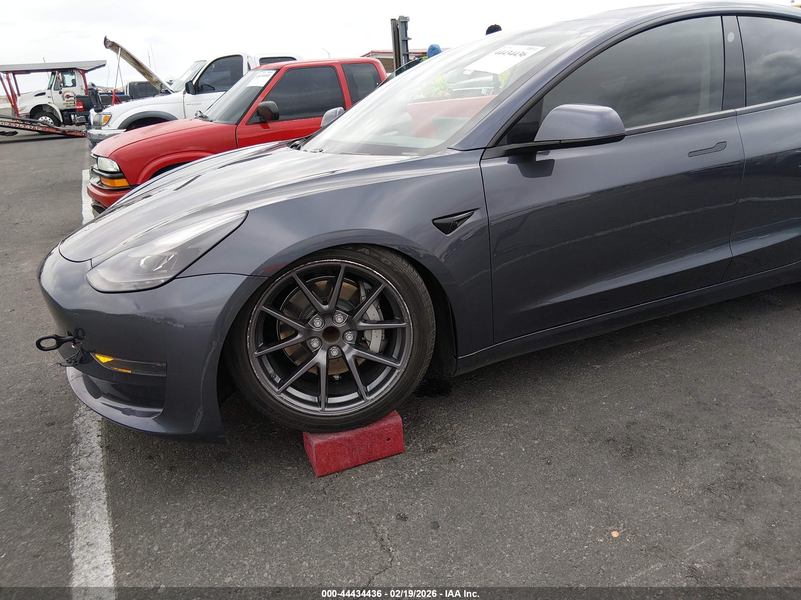 TESLA MODEL image 6