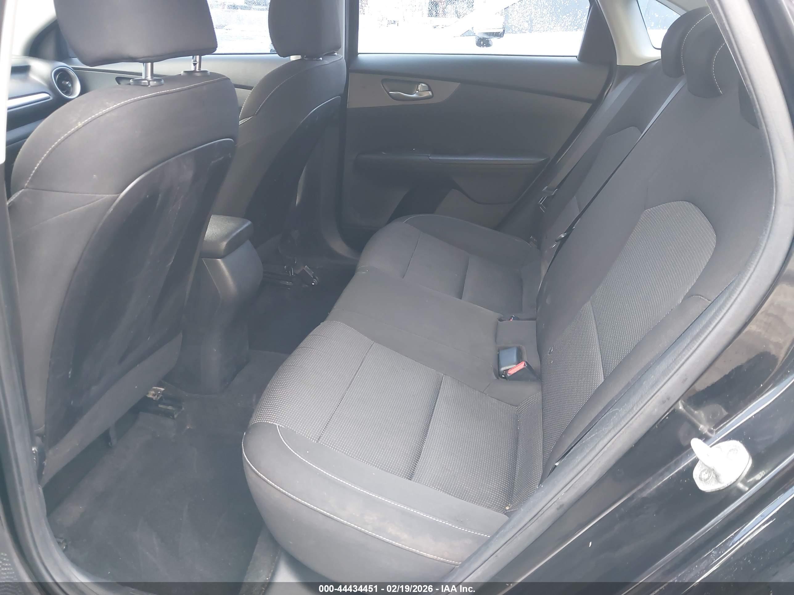KIA FORTE image 8