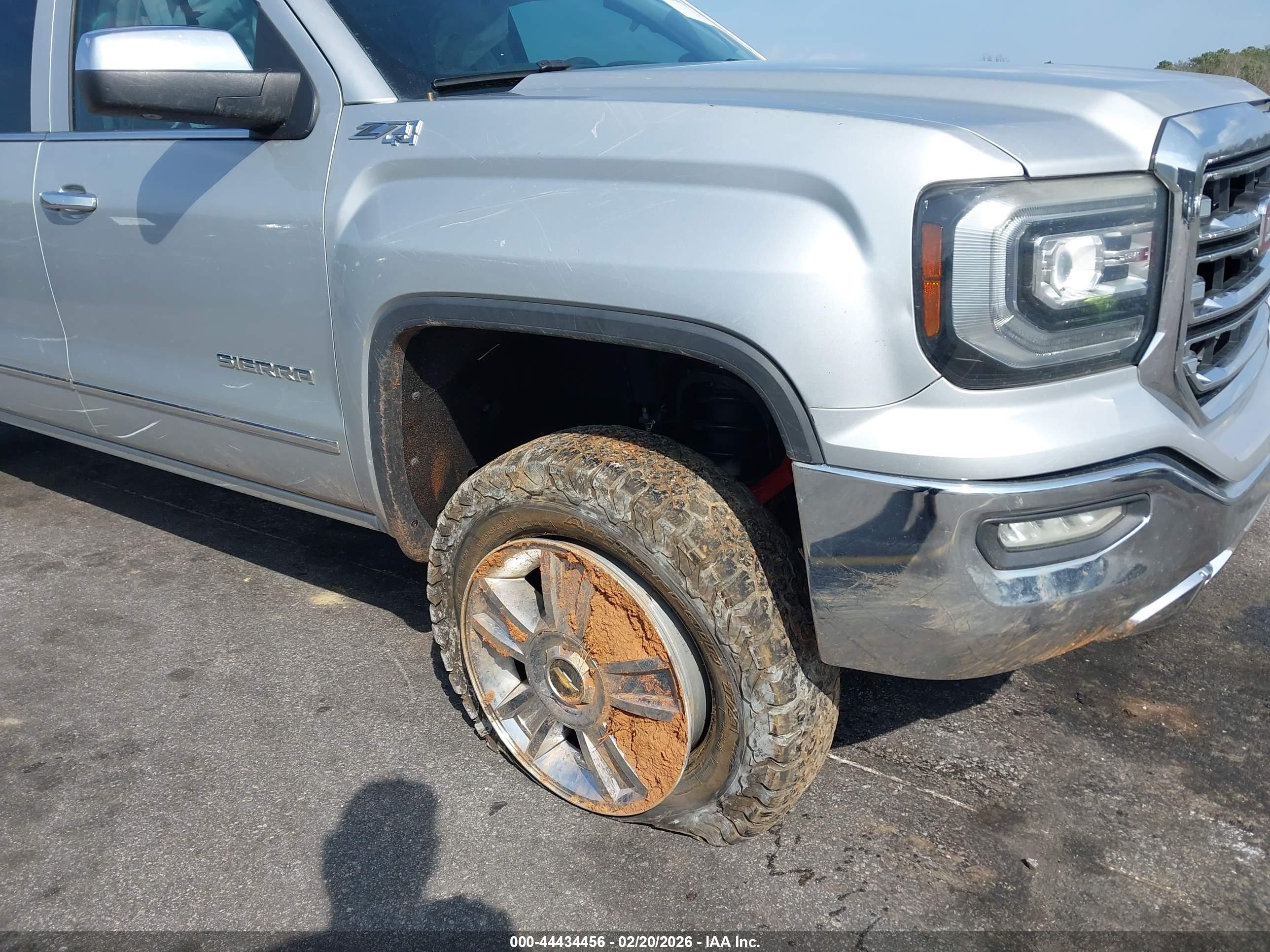 GMC SIERRA image 6