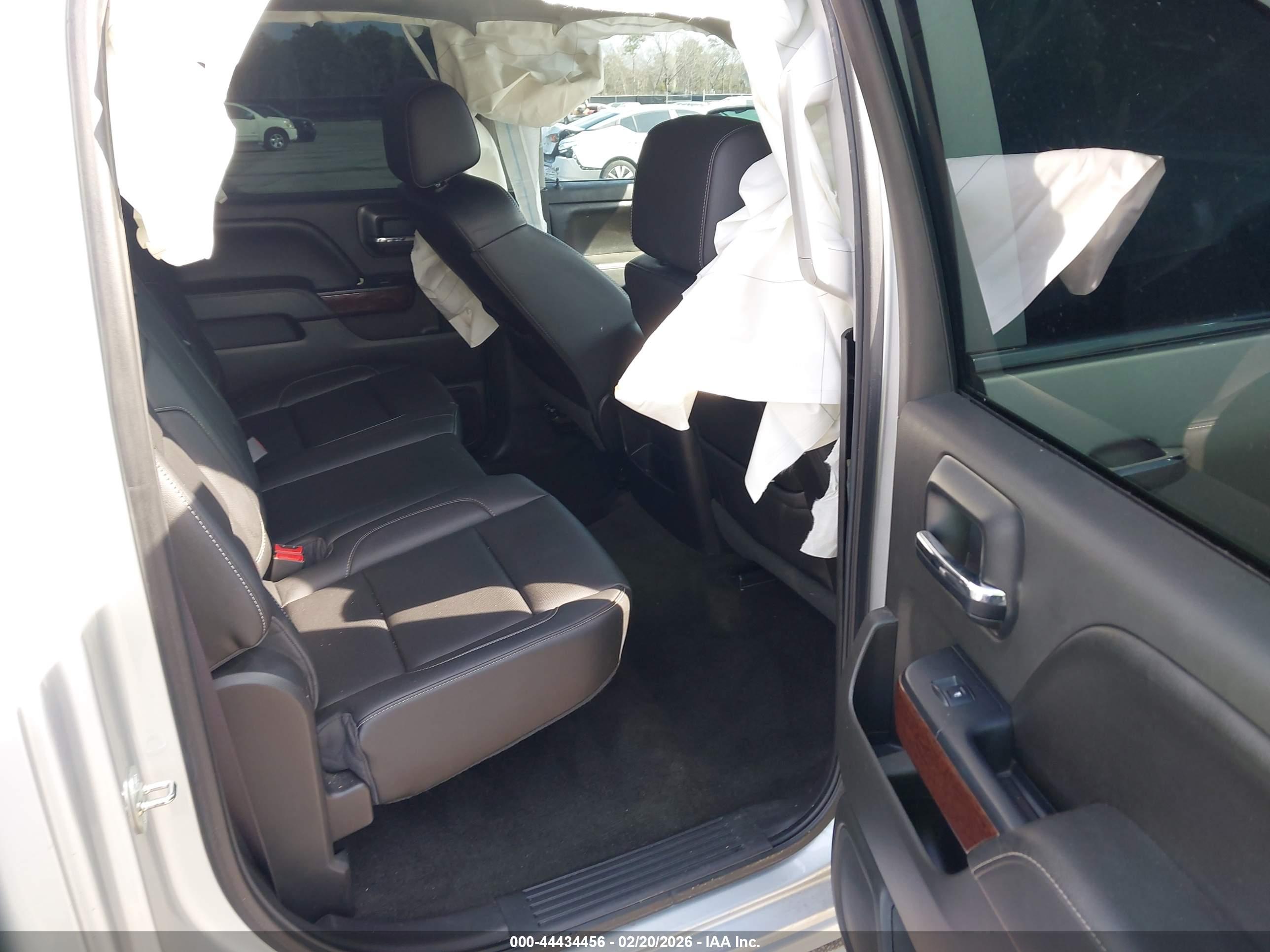 GMC SIERRA image 8