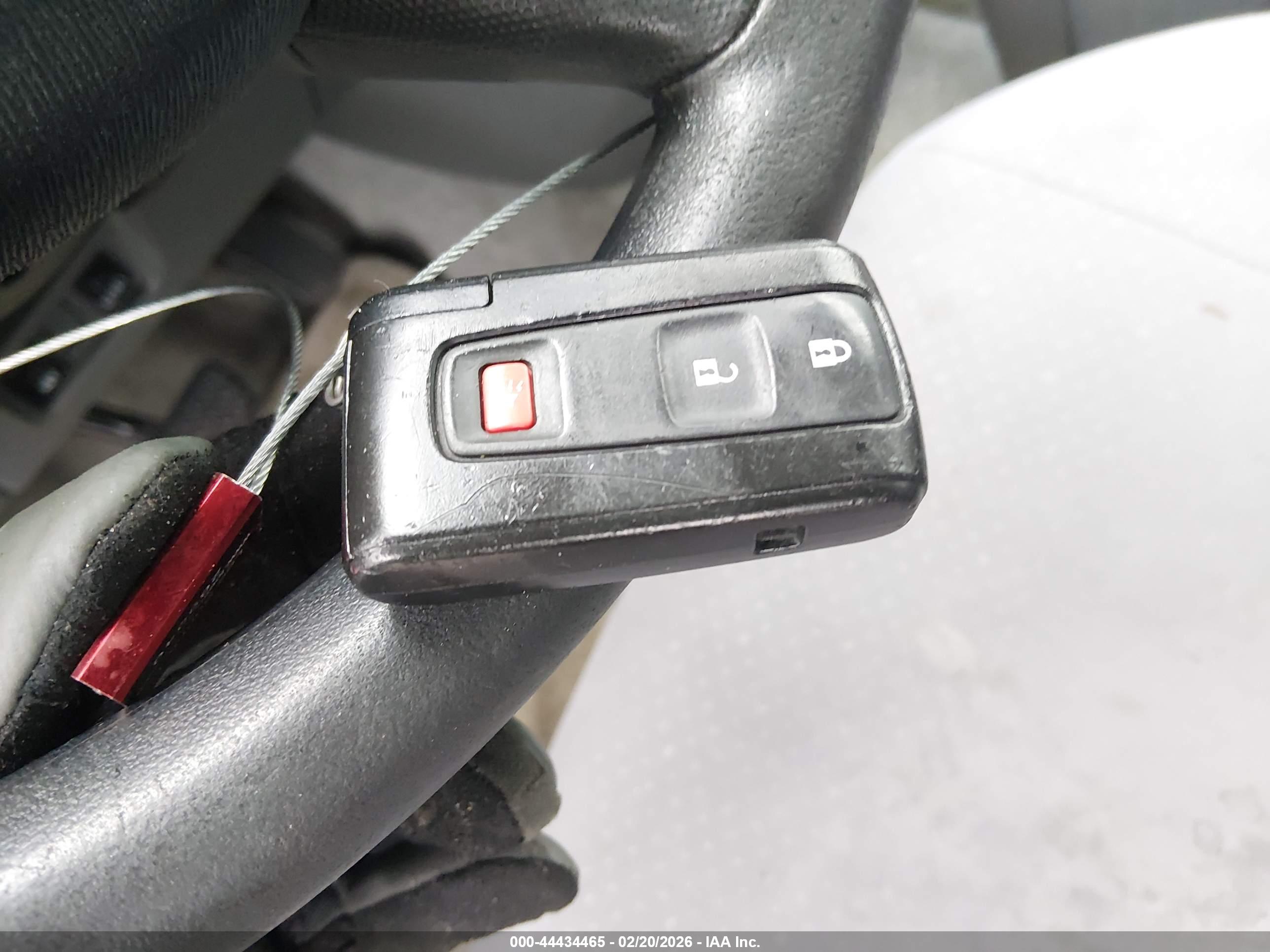 TOYOTA PRIUS image 11