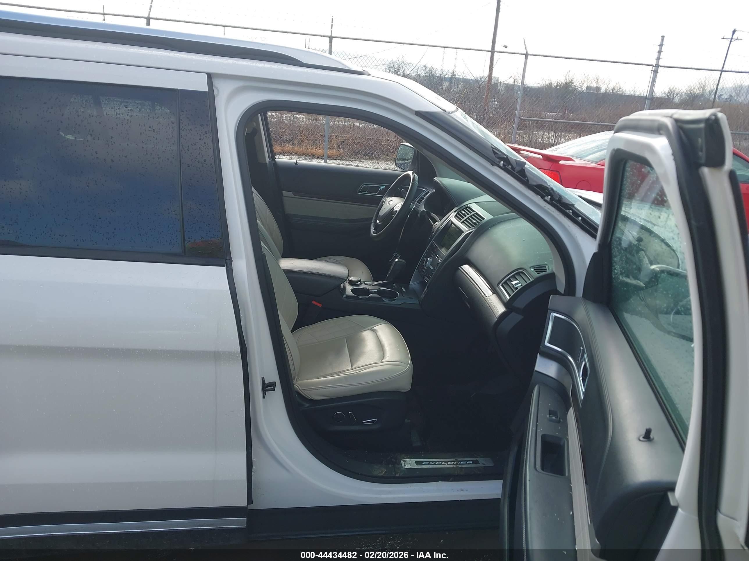 FORD EXPLORER image 5