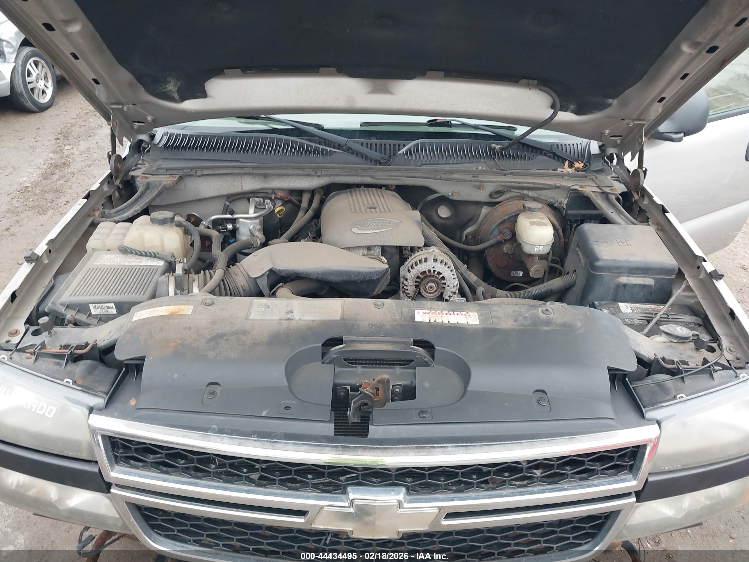 CHEVROLET SILVERADO image 10