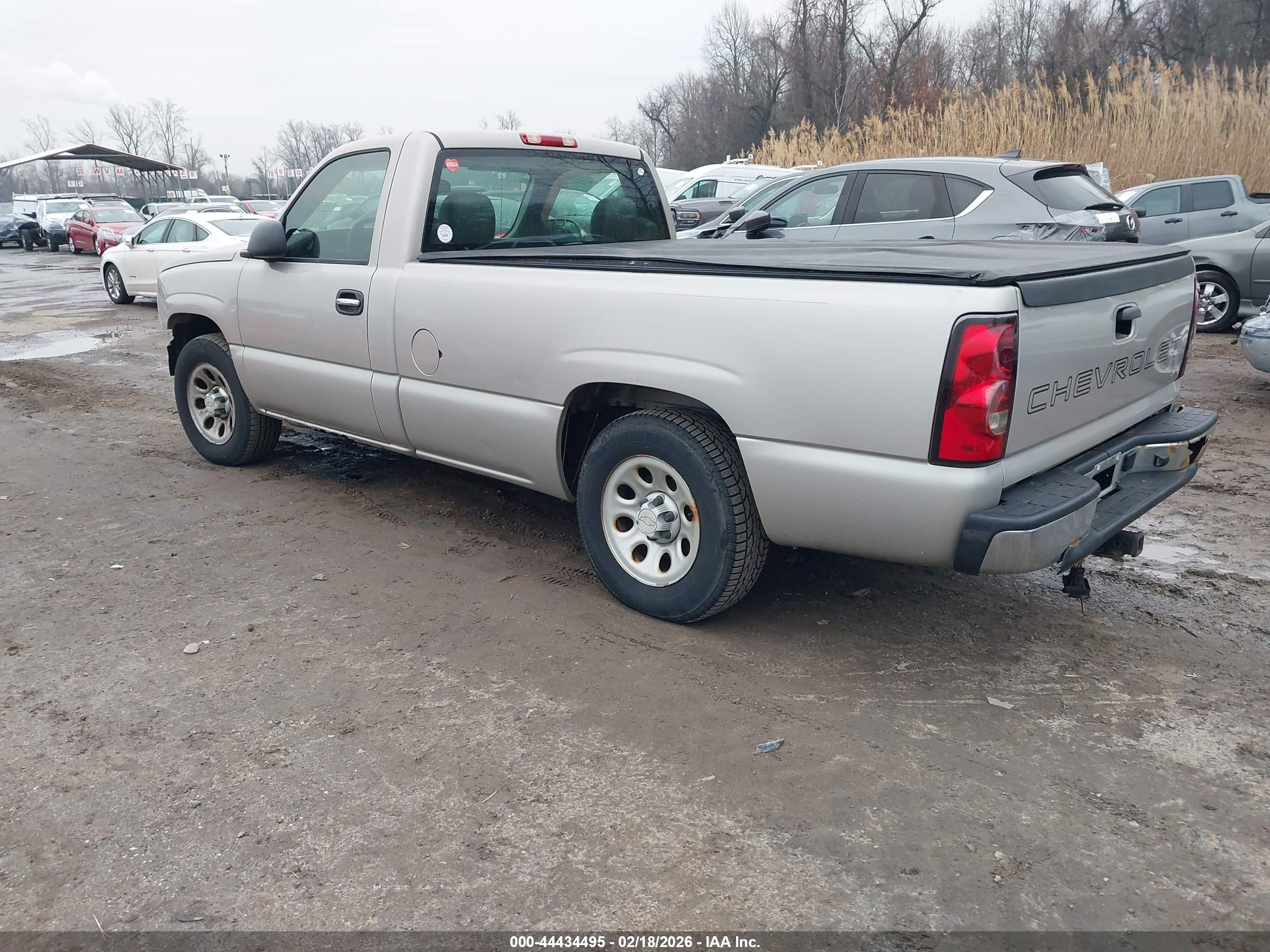 CHEVROLET SILVERADO image 3