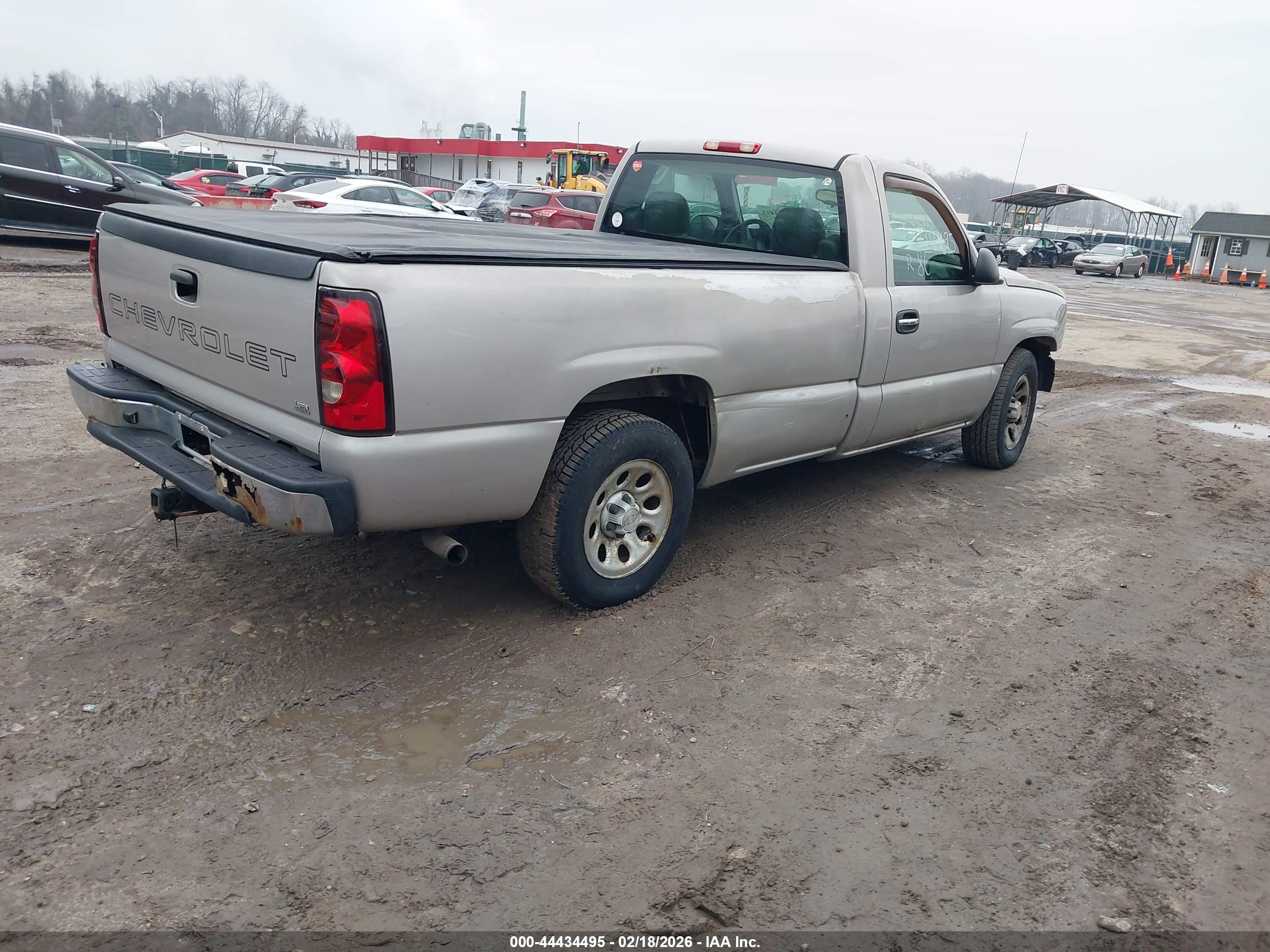 CHEVROLET SILVERADO image 4