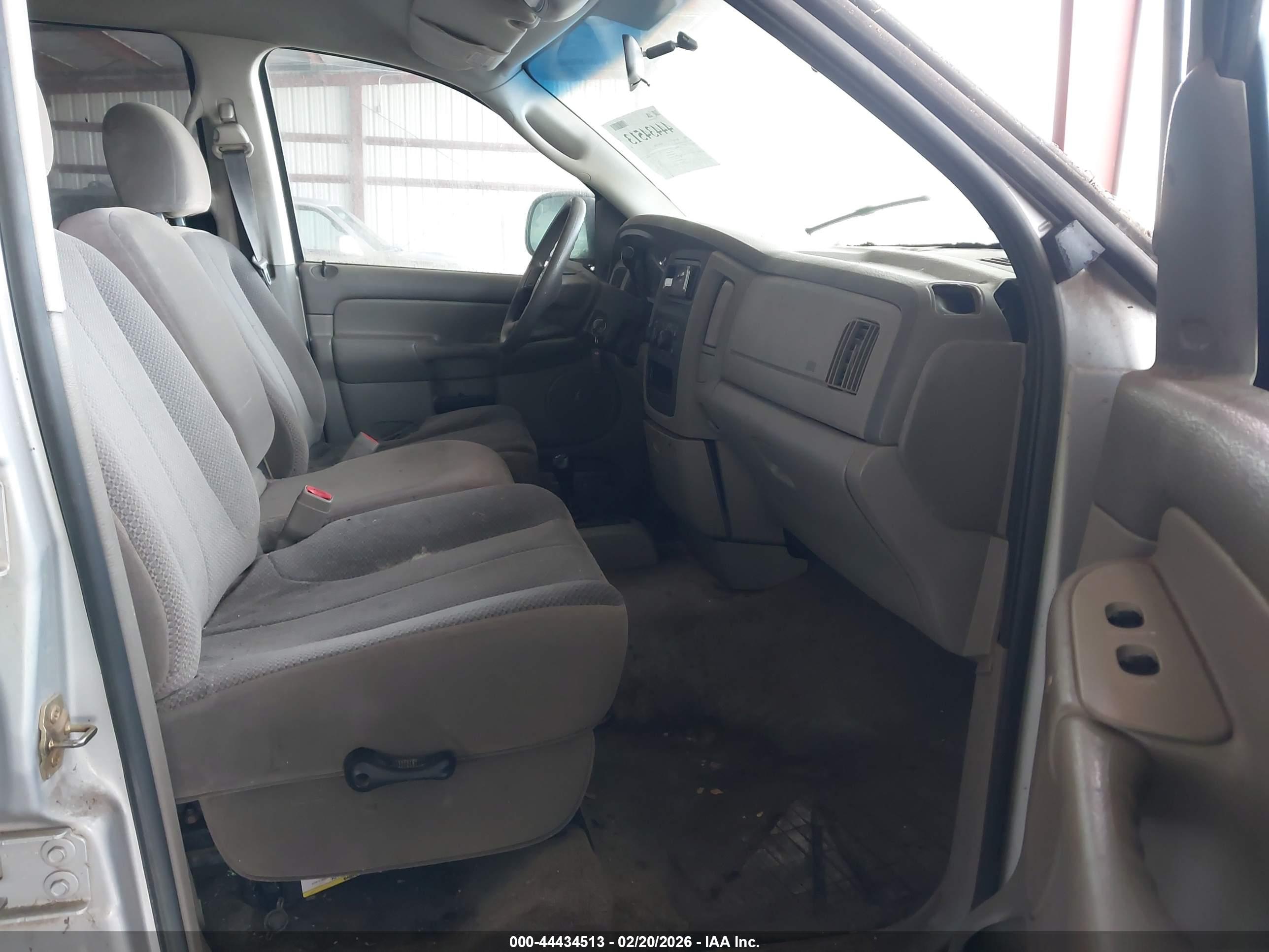 DODGE RAM image 5