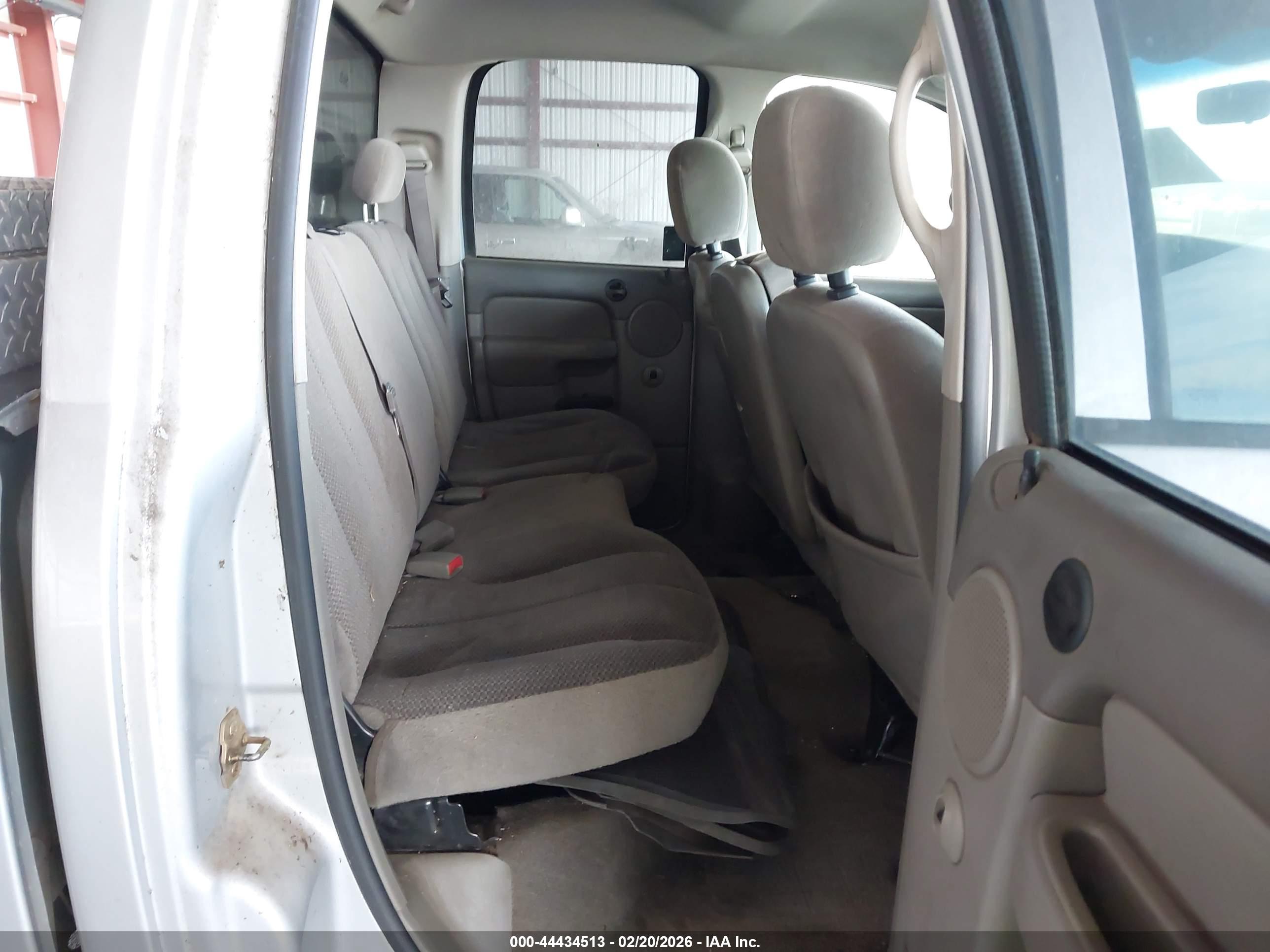 DODGE RAM image 8