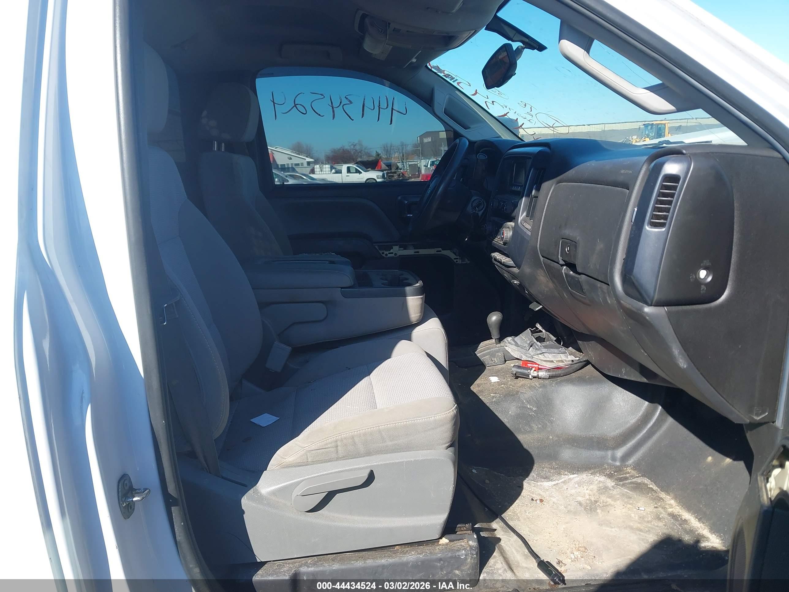 CHEVROLET SILVERADO image 7