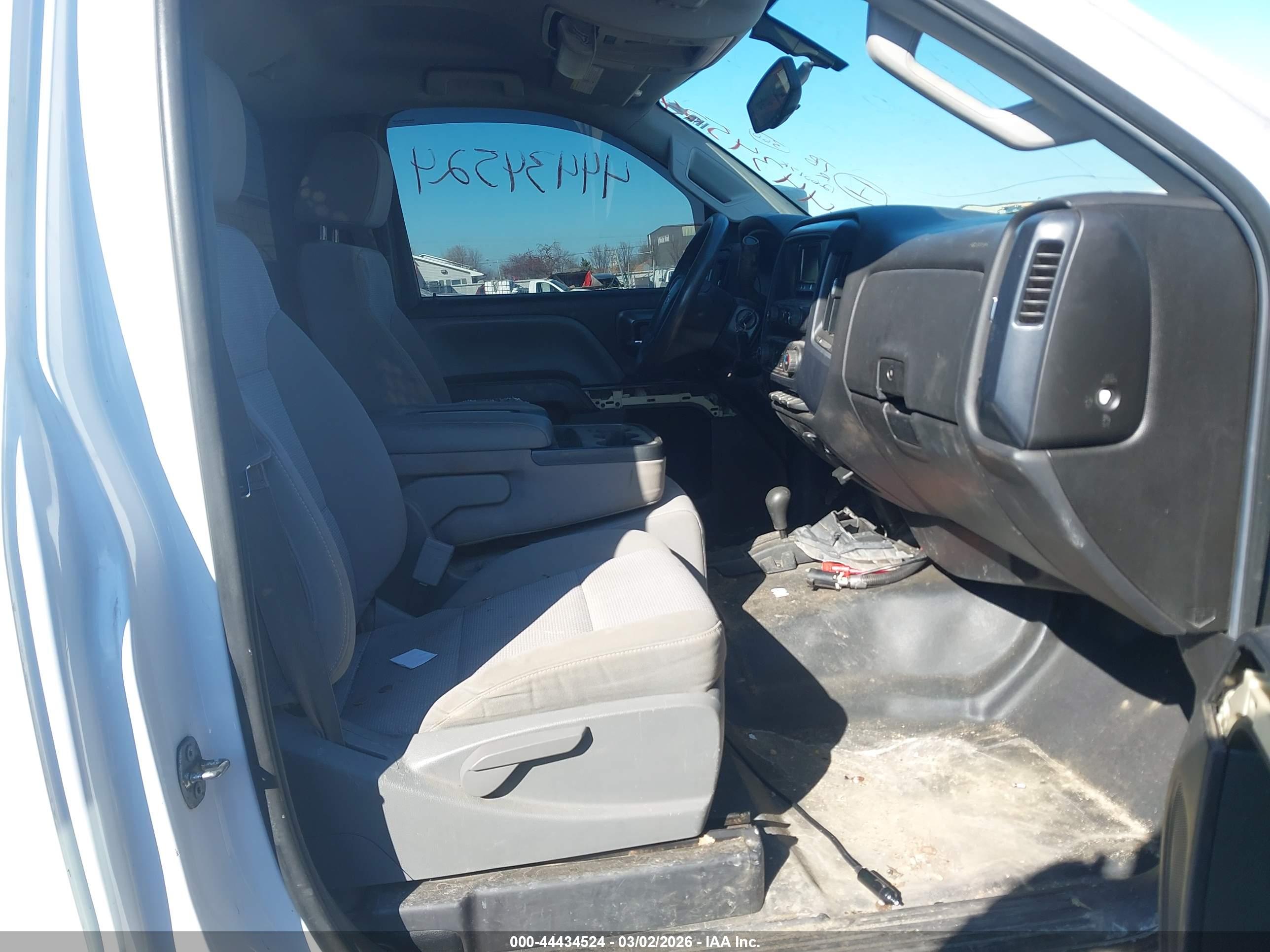 CHEVROLET SILVERADO image 8