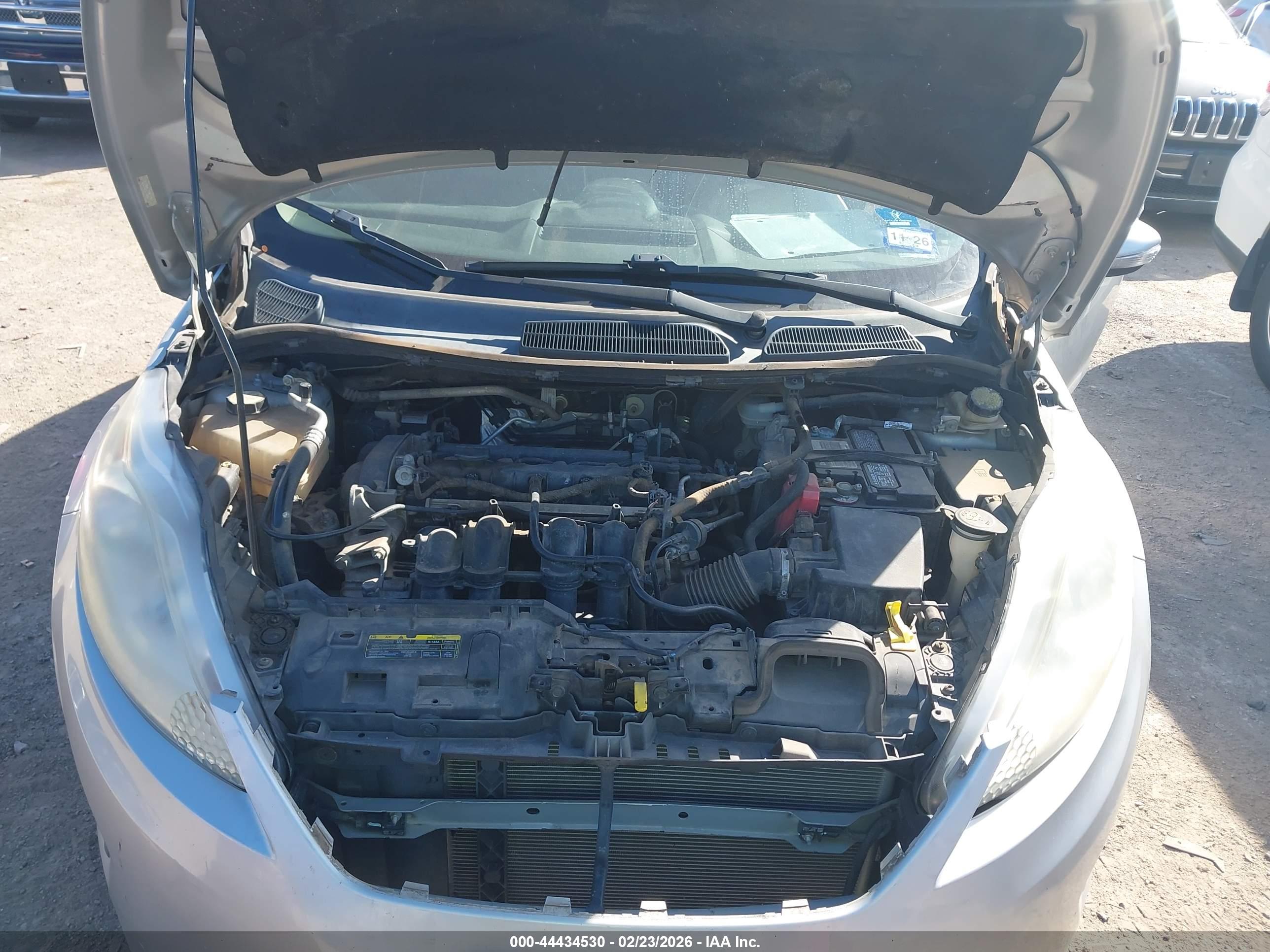 FORD FIESTA image 10