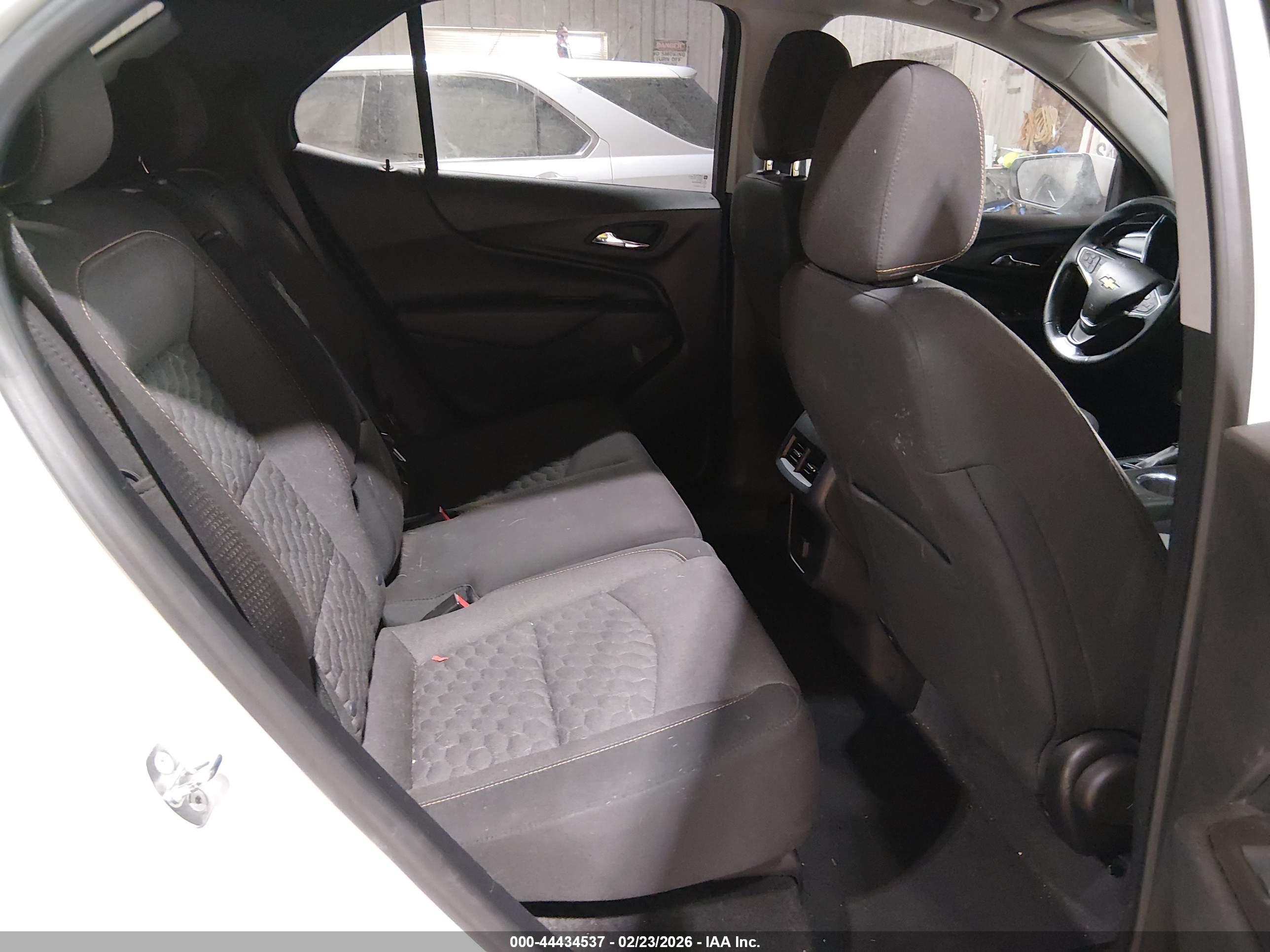 CHEVROLET EQUINOX image 8