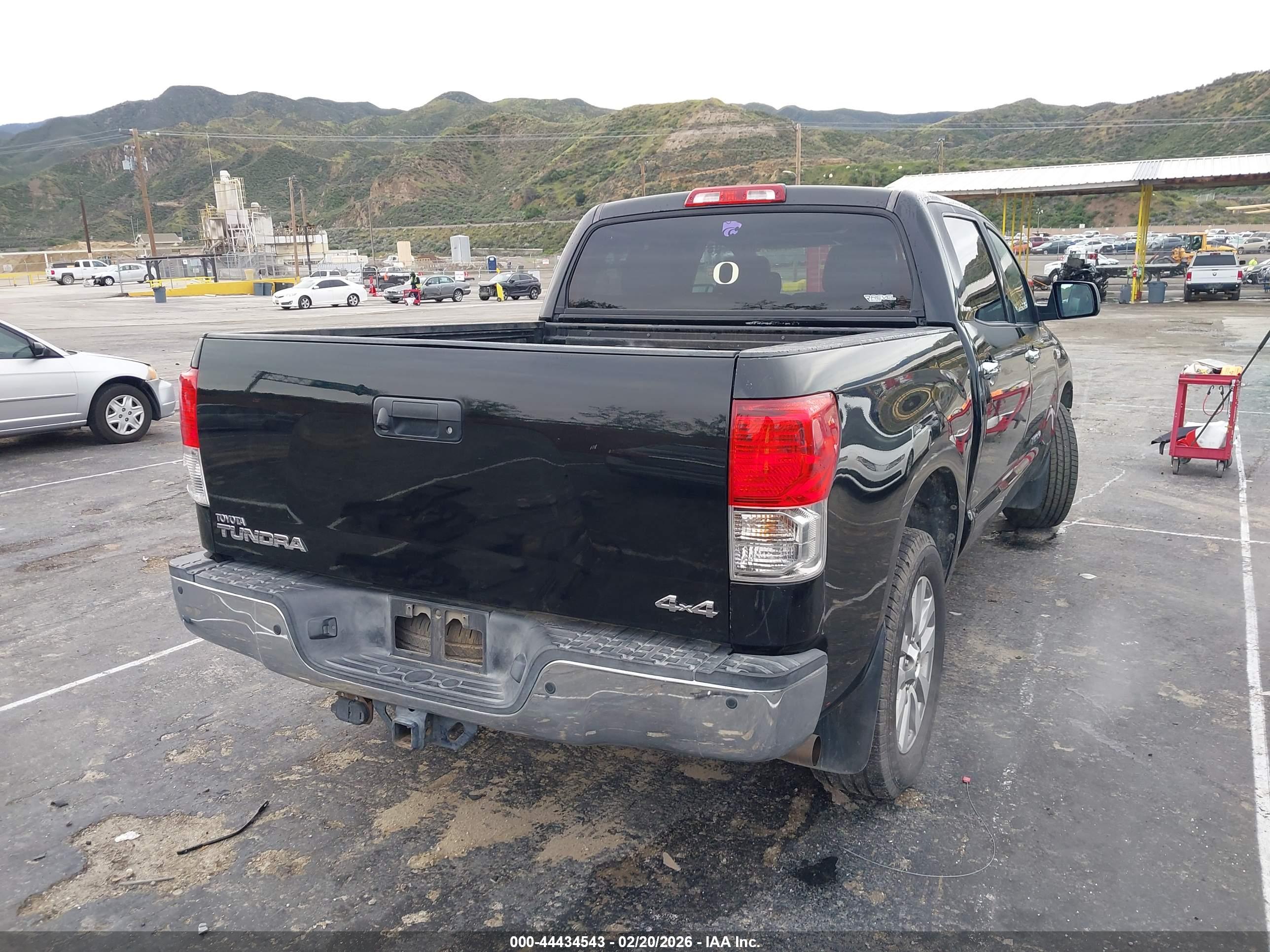 TOYOTA TUNDRA image 4