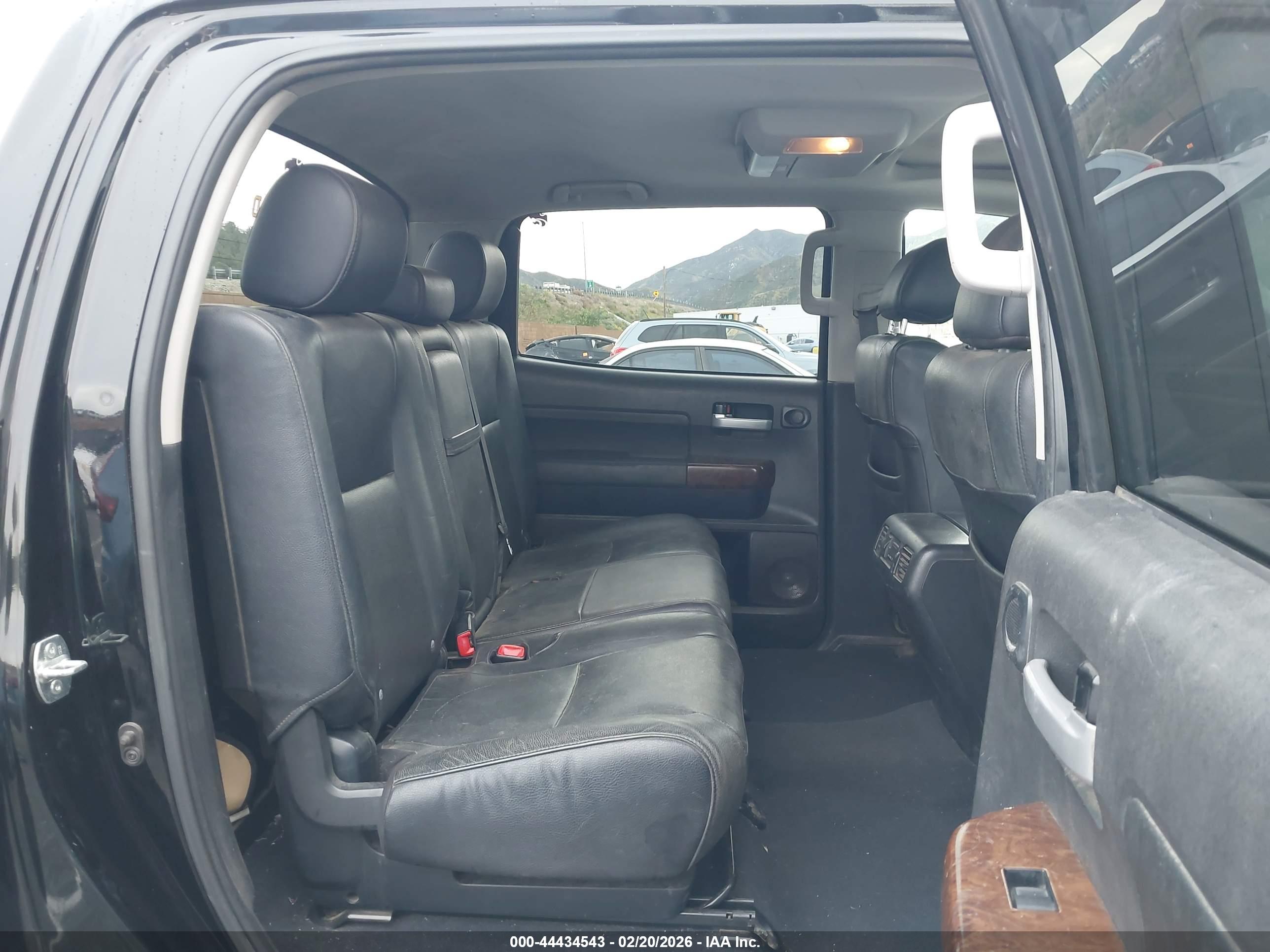 TOYOTA TUNDRA image 8