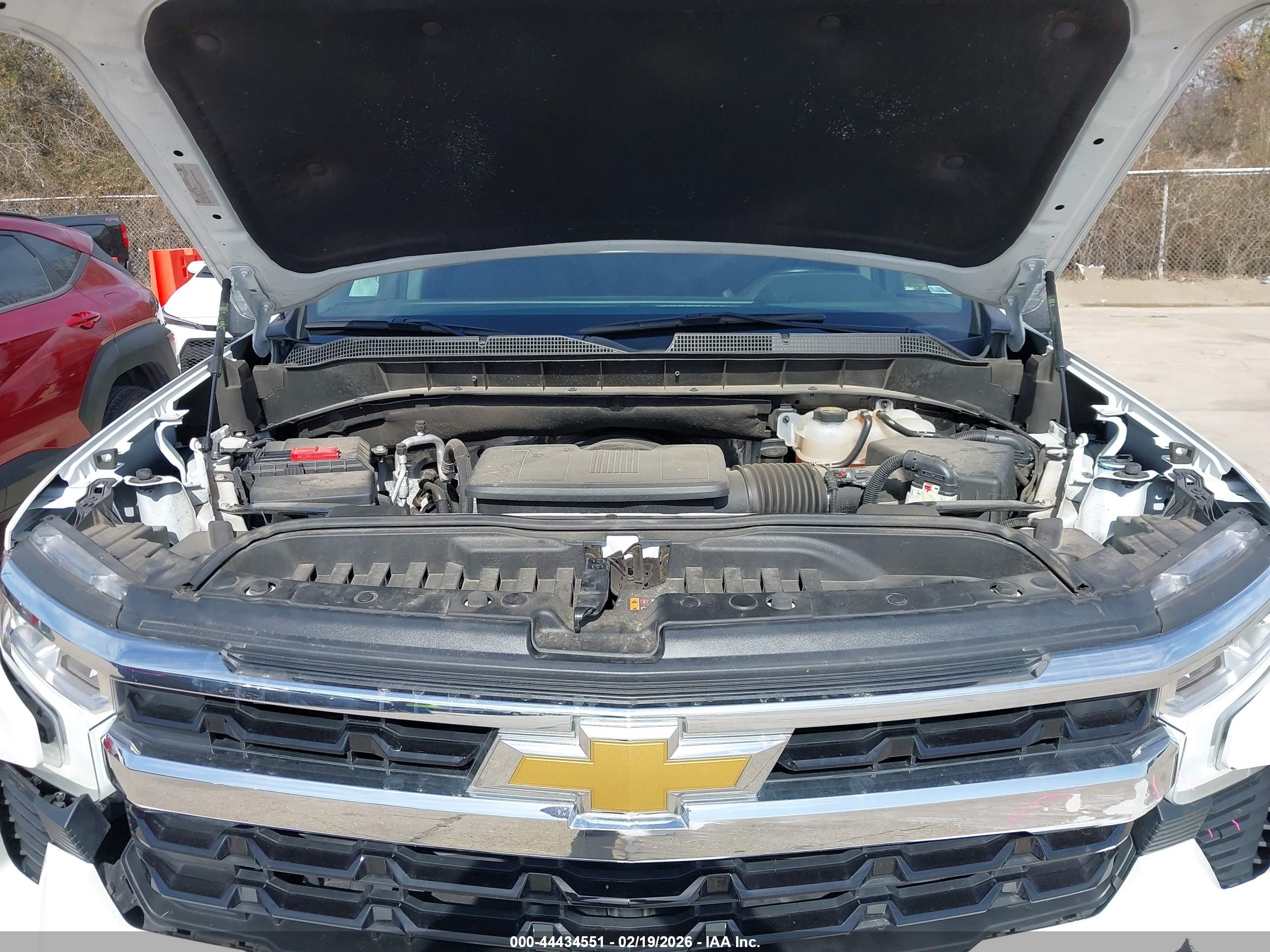 CHEVROLET SILVERADO image 10