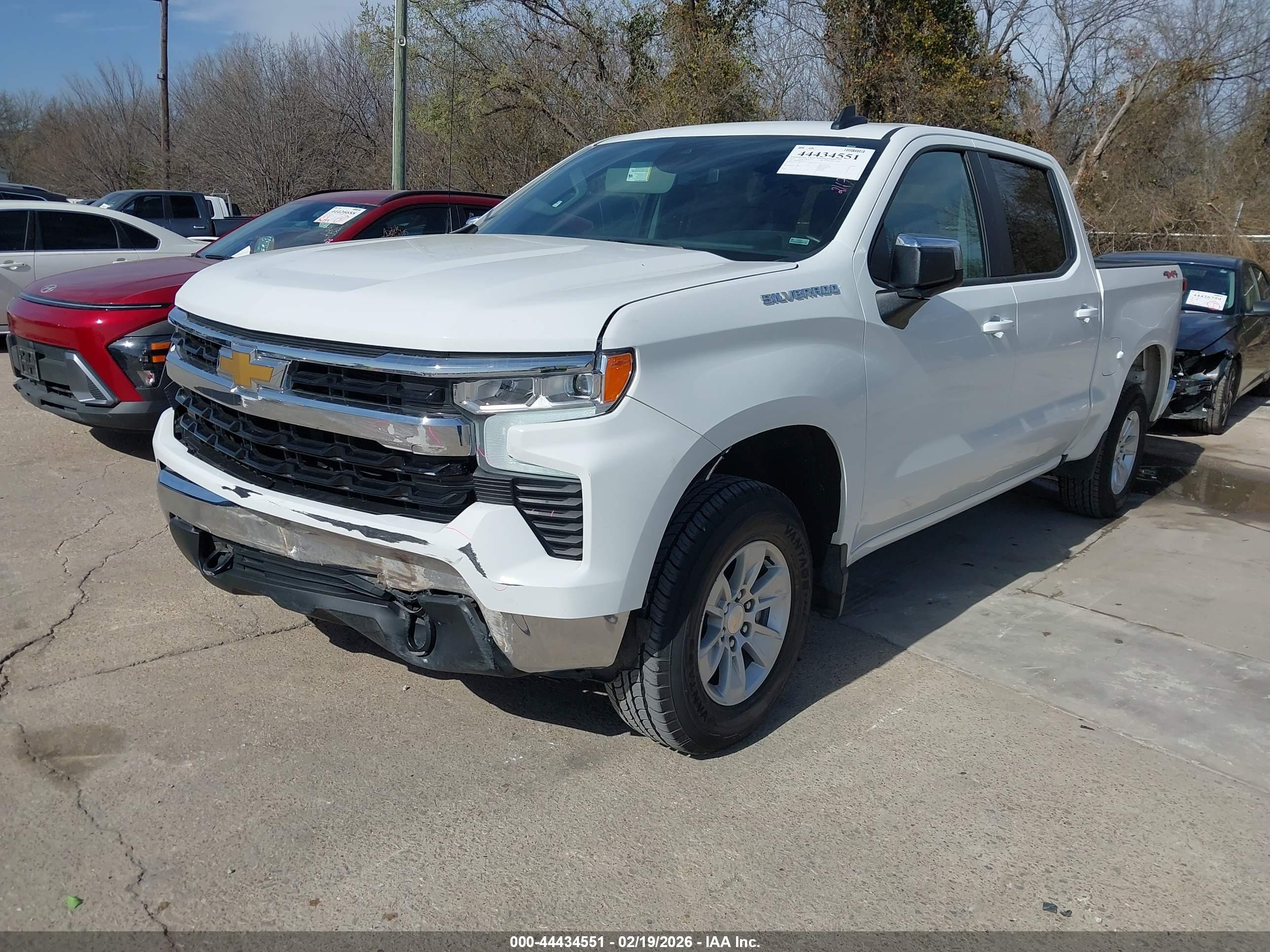 CHEVROLET SILVERADO image 2